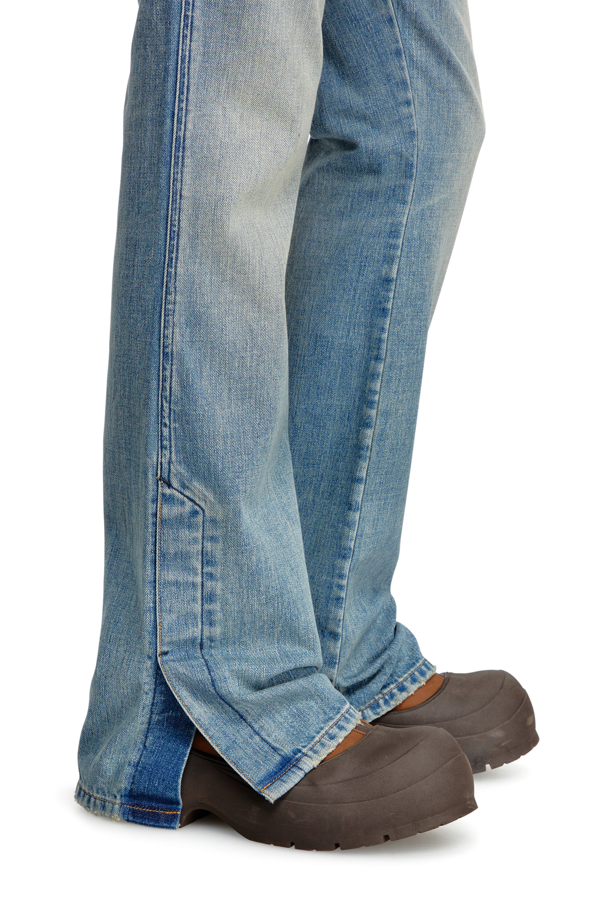 Diesel - Homme Bootcut Jeans D-Backler 0GRDN, Bleu Clair - Image 4