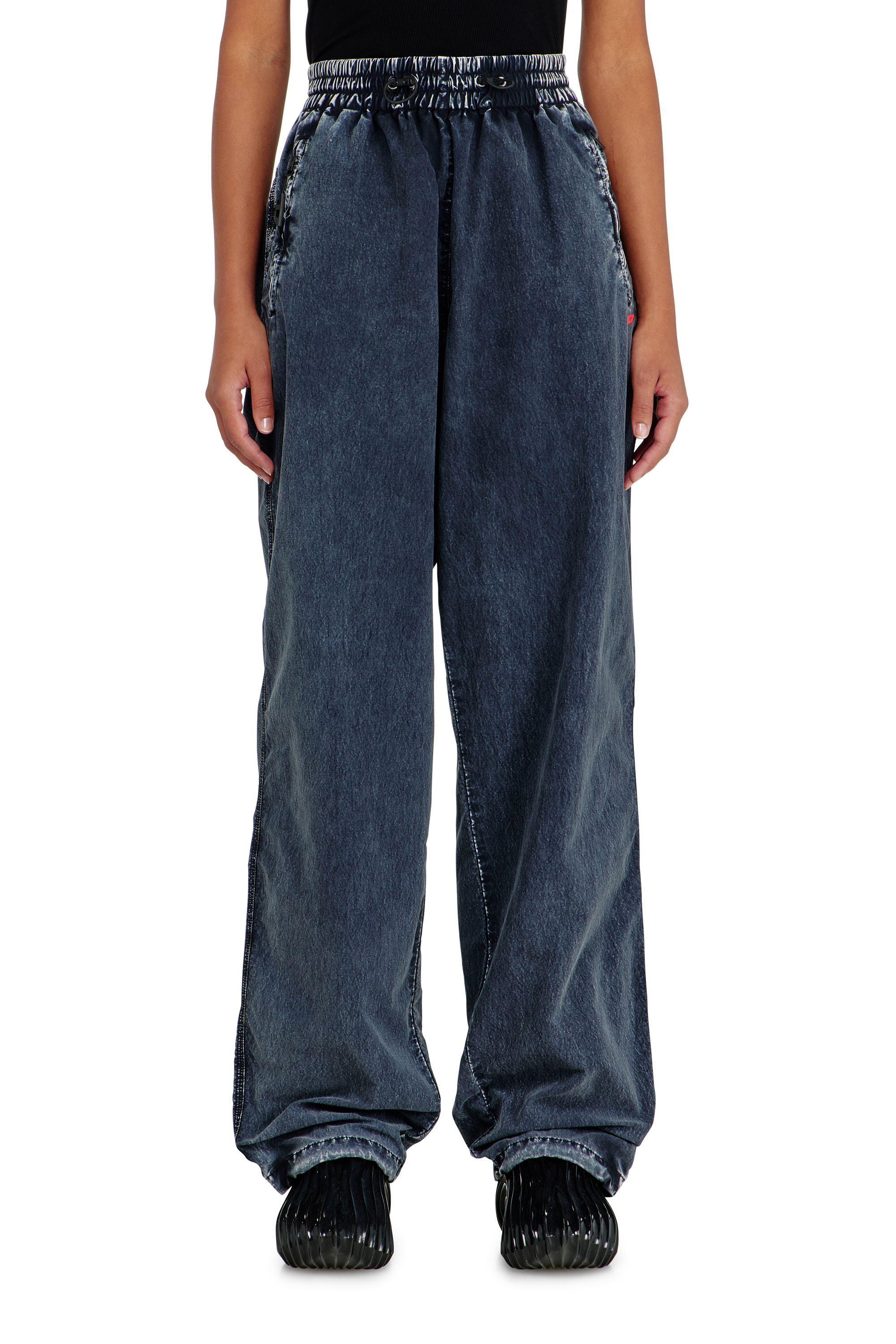 Diesel - P-APYRI, Pantalon acid-wash en nylon Taslan Femme in Bleu - 2