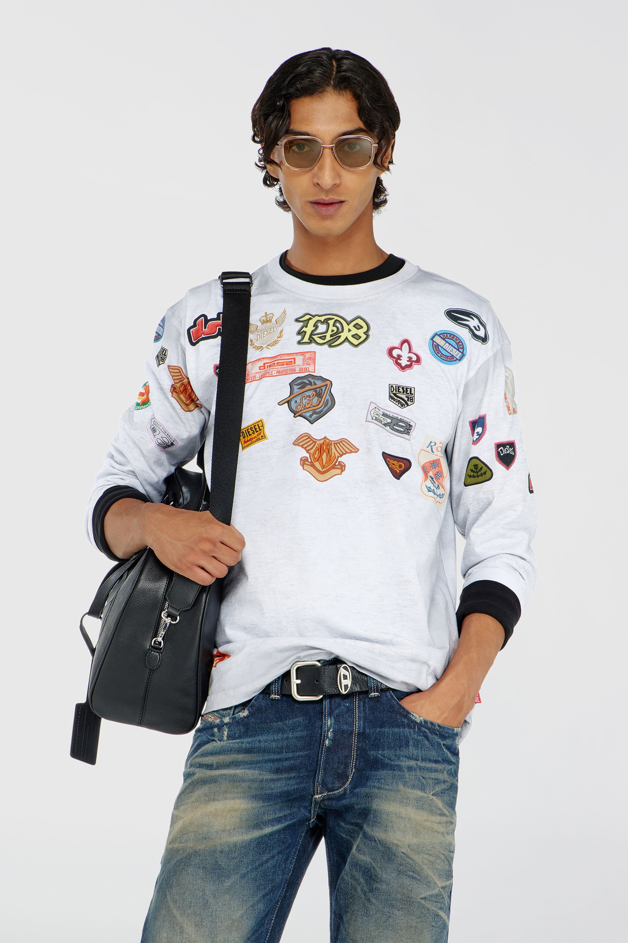 Diesel - T-NORME-LS-PATCHES, T-shirt &agrave; manches longues avec imprim&eacute; patchs all-over Homme in Blanc - 1