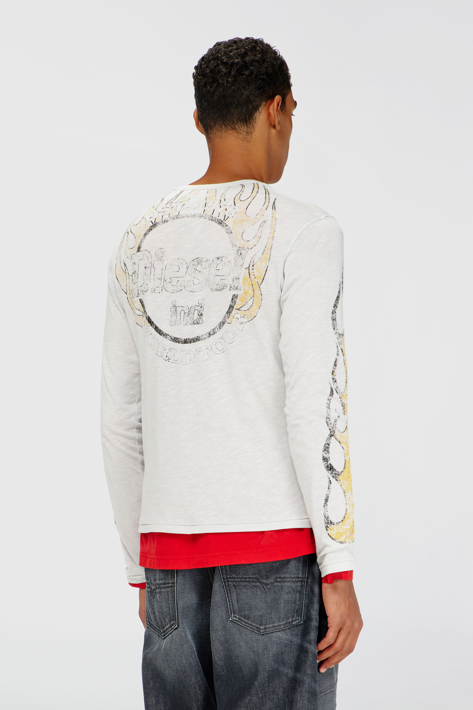 Diesel - T-NOTS-LS, T-shirt manches longues en jersey flamm&eacute; avec imprim&eacute; craquel&eacute; Homme in Blanc - 3