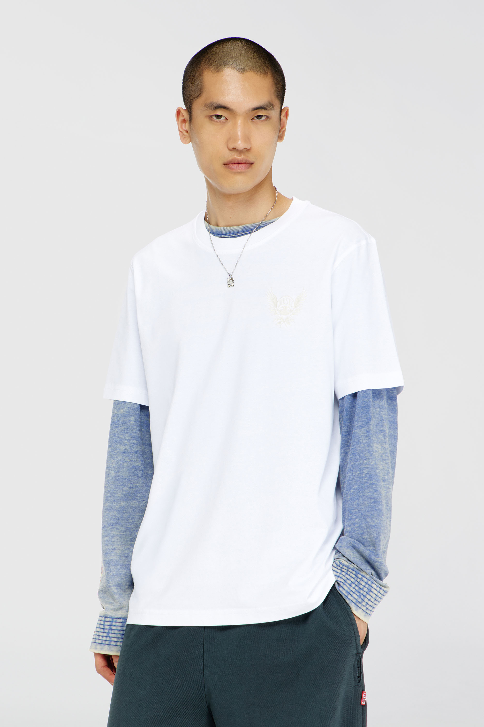 Diesel - T-ADJUST-AA8, T-shirt en coton avec motif logo sur la poitrine Homme in Blanc - 1