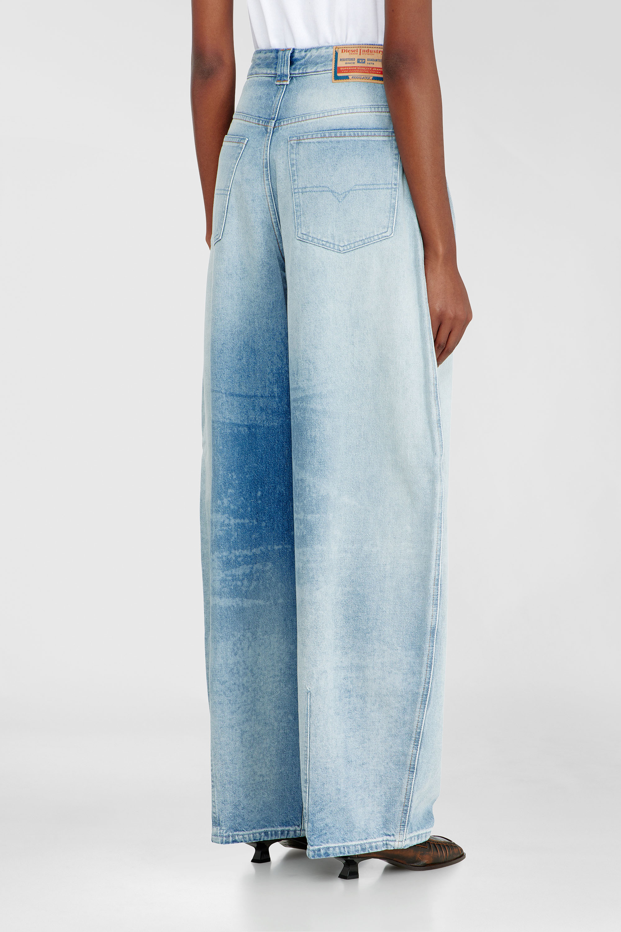 Diesel - Relaxed Jeans 1987 D-Khelz 007EE Femme, Bleu Clair - Image 5
