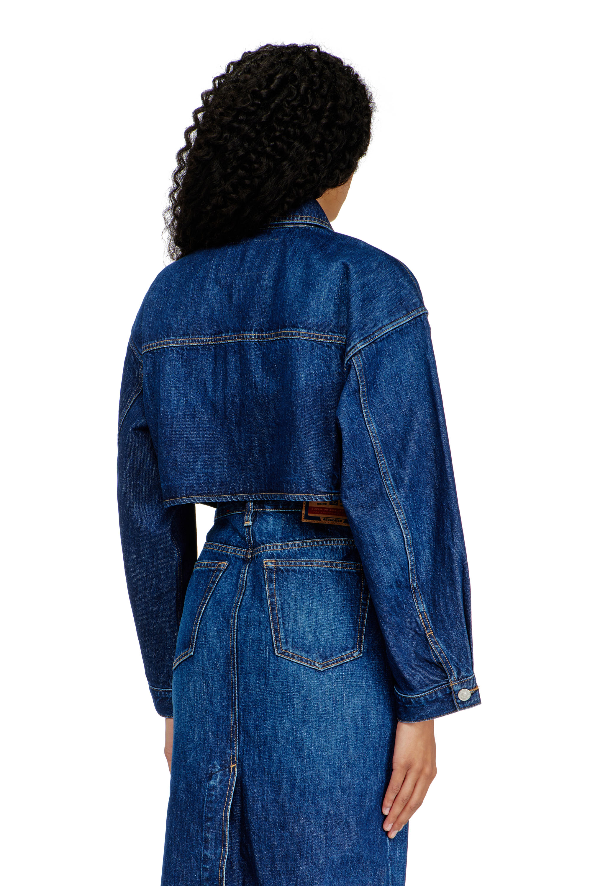 Diesel - DE-MALLEY, Veste trucker en denim cropped oversize Femme in Bleu - 4