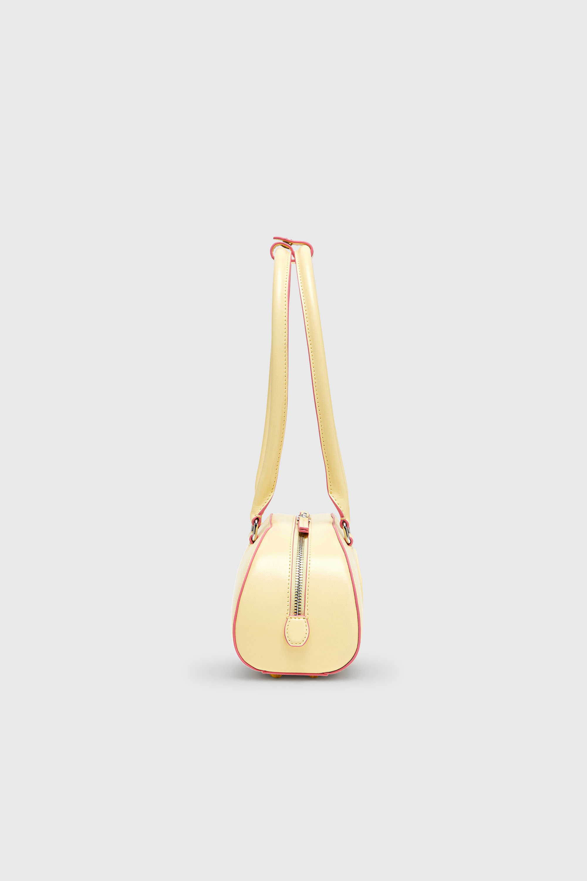 Diesel - 1DR DOME SHOULDER EW, 1DR Dome - Sac bowling allong&eacute; en cuir Femme in Jaune - 5
