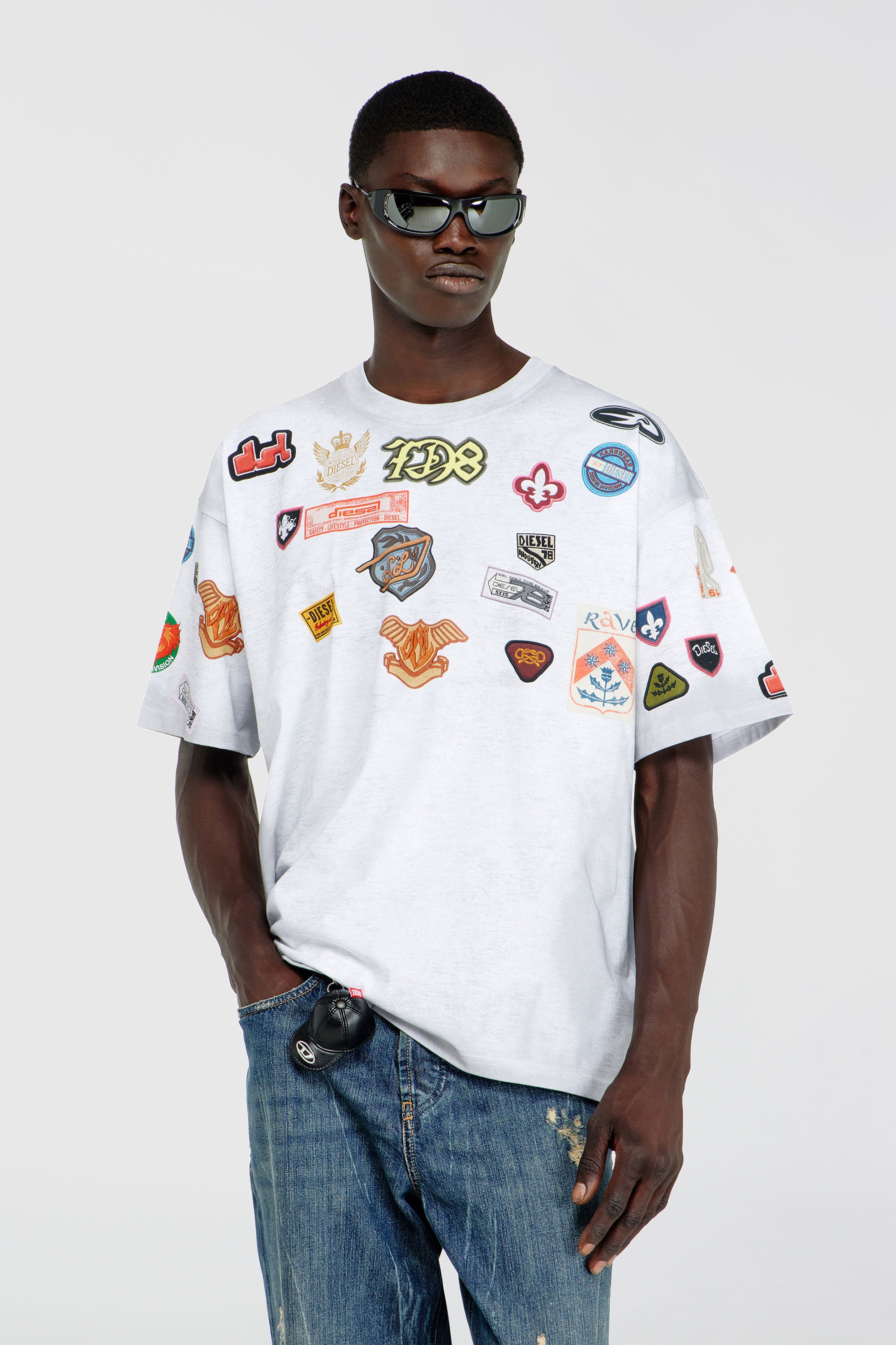 Diesel - T-BOXT-AA6, T-shirt en coton avec imprim&eacute; patchs all-over Homme in Blanc - 1