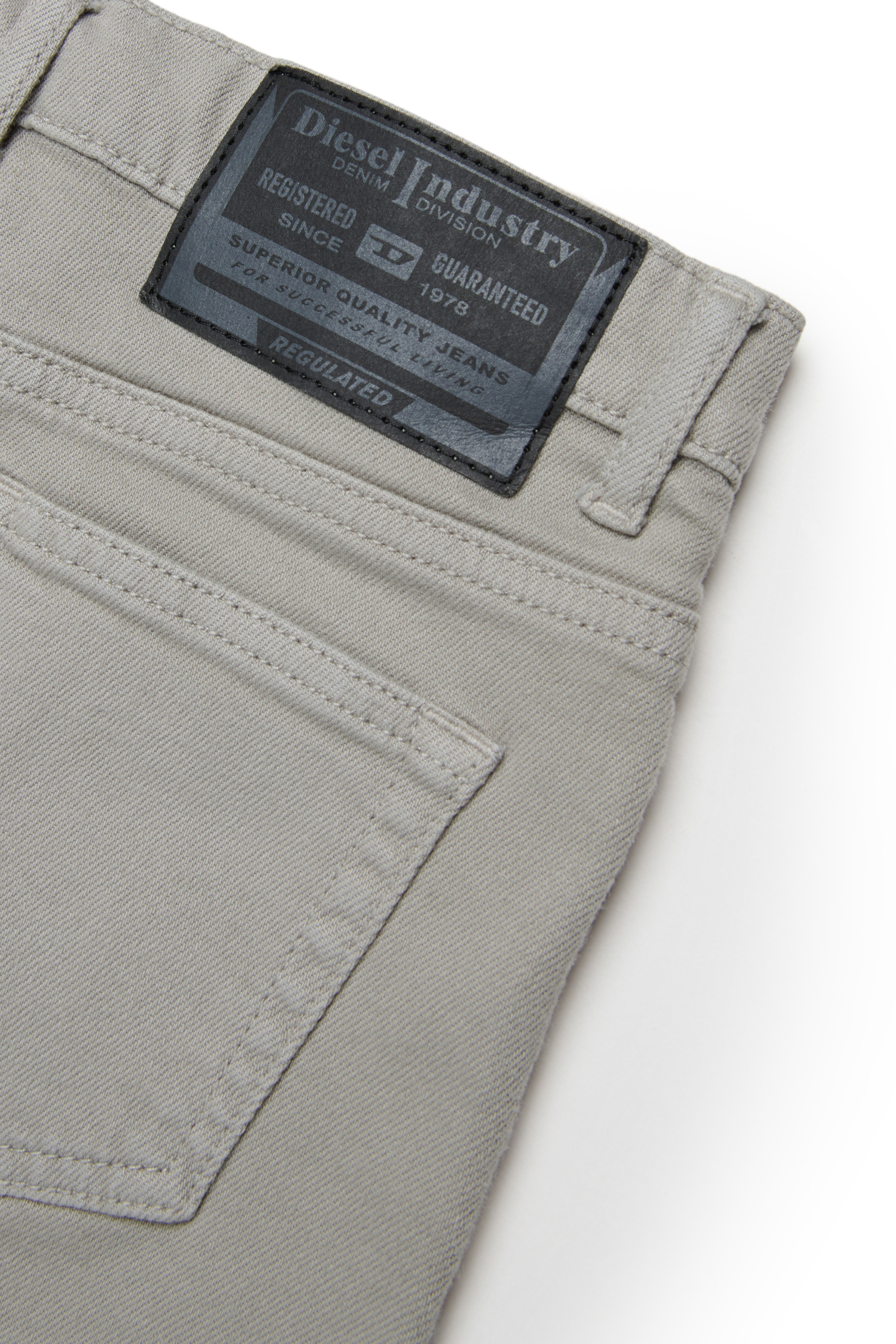 Diesel - GIANNA-SP, Jupe en denim &agrave; finition m&eacute;tallis&eacute;e Femme in Gris argent&eacute; - 4