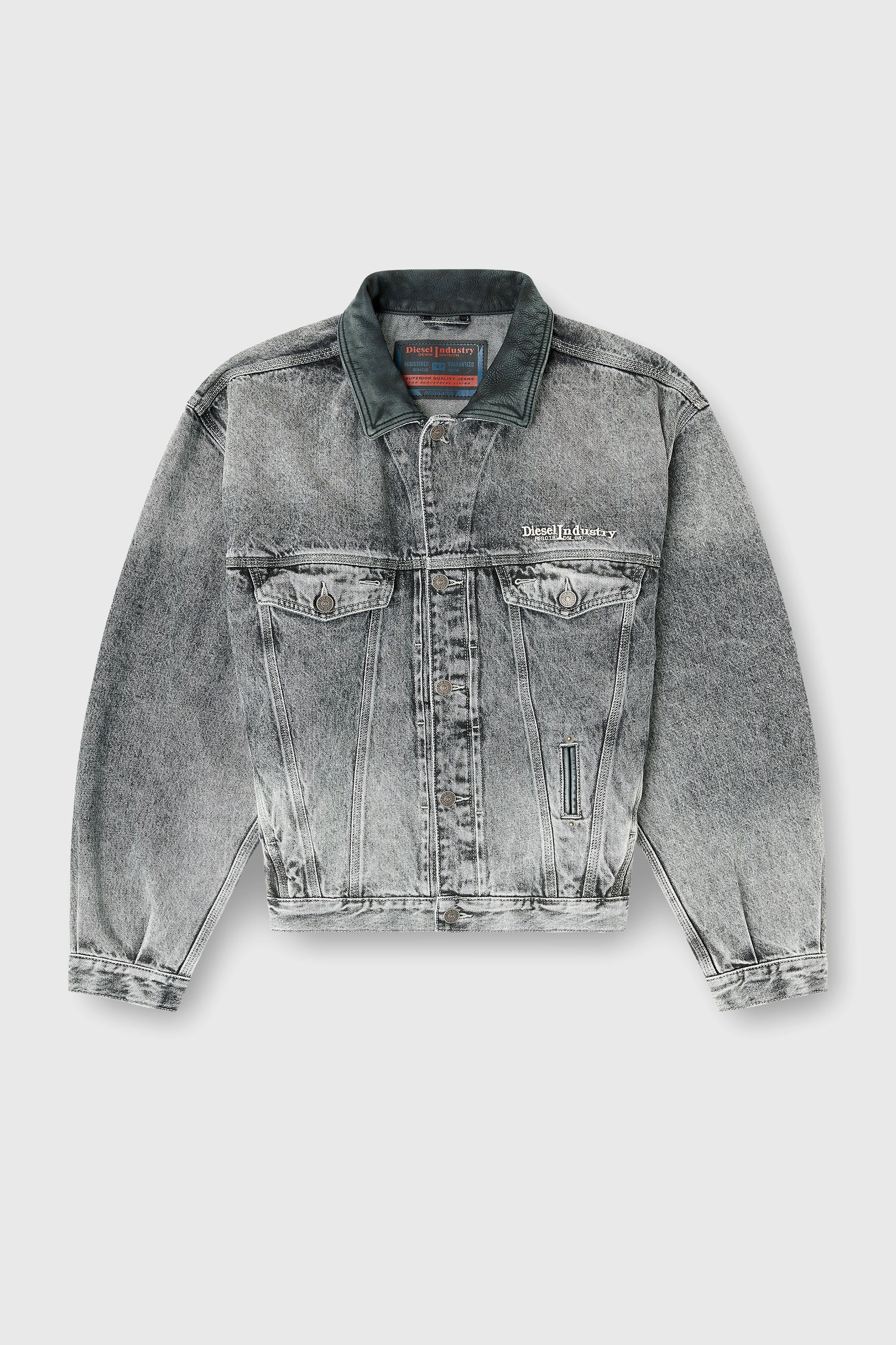 Diesel - D-DENVER-S, Veste en jean trucker avec garnitures en cuir ton sur ton Mixte in Gris - 2