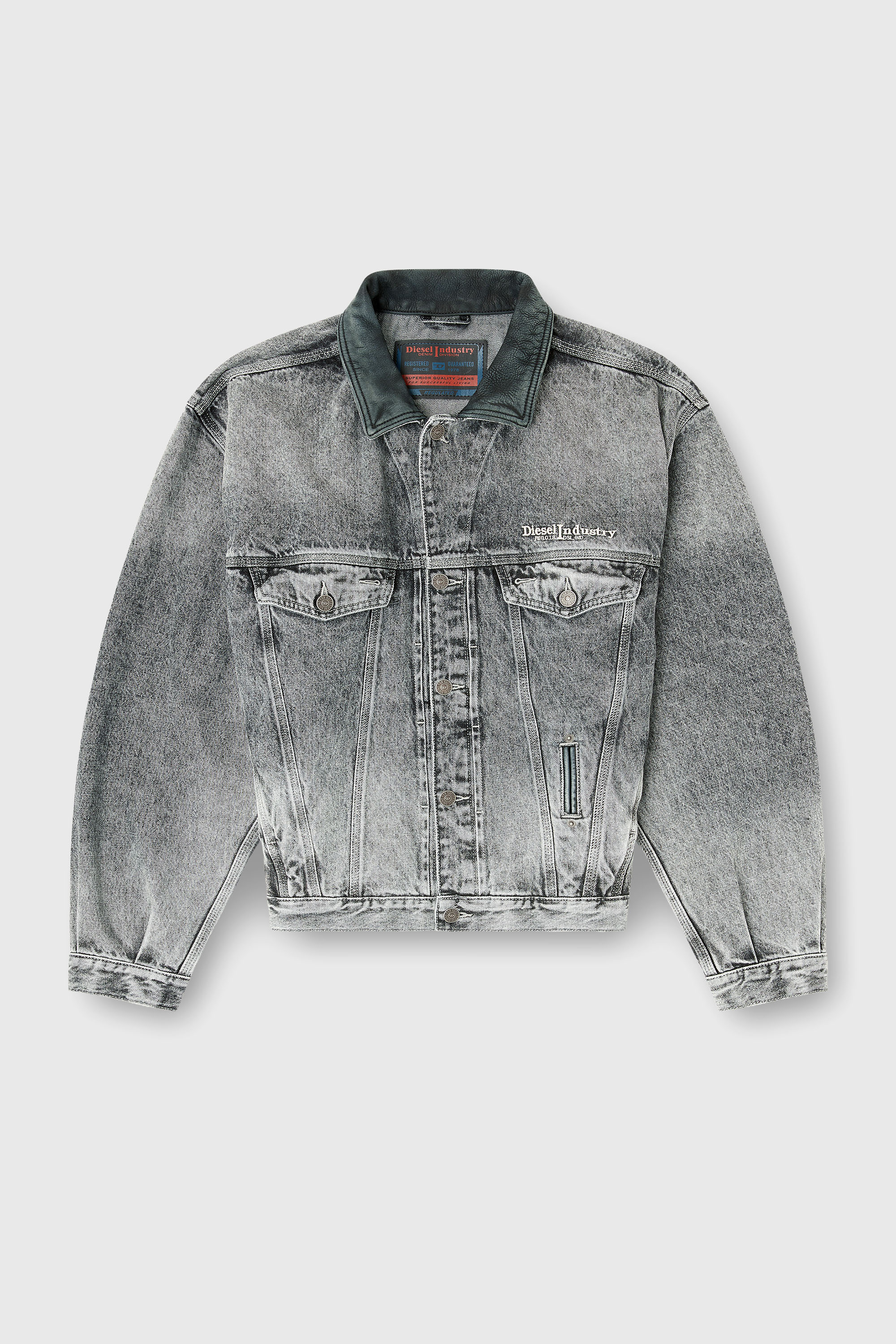 Diesel - D-DENVER-S, Veste en jean trucker avec garnitures en cuir ton sur ton Mixte in Gris - 2