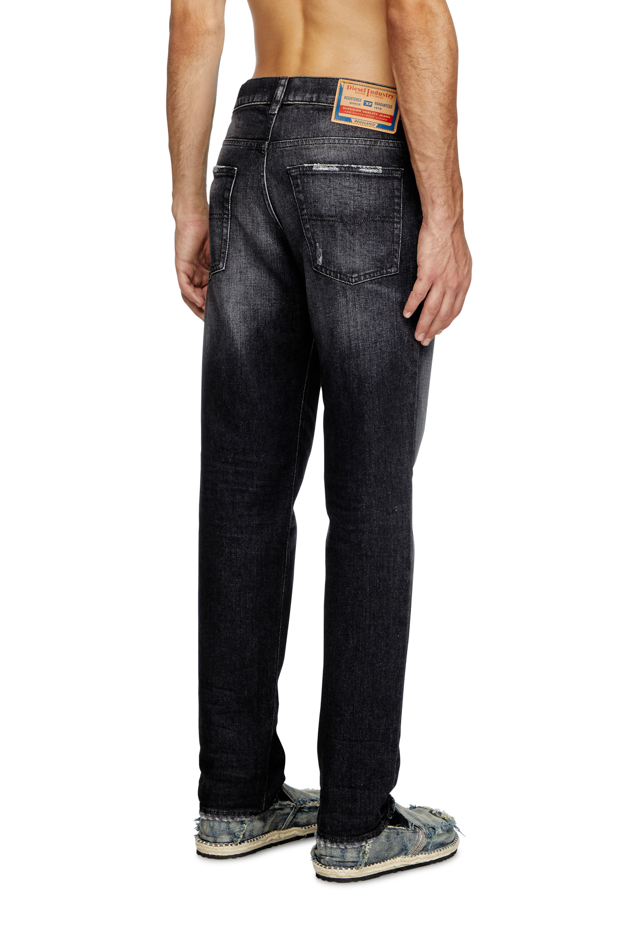 Diesel - Regular Jeans 2023 D-Finitive 09L50 Homme, Noir/Gris foncé - Image 4