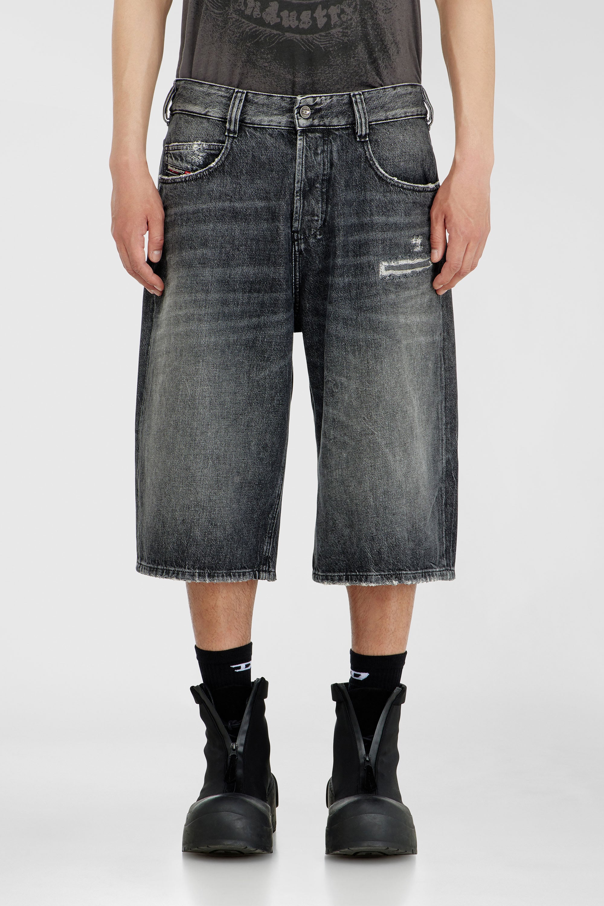 Diesel - D-ENIM-M-SHORT, Short en denim relaxed avec abrasions Mixte in Gris - 1