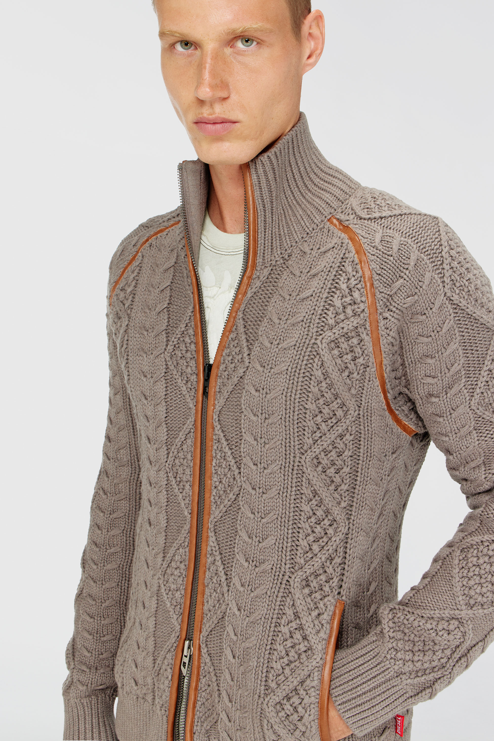 Diesel - K-INOKI, Cardigan zip en maille torsad&eacute;e Homme in Gris - 5