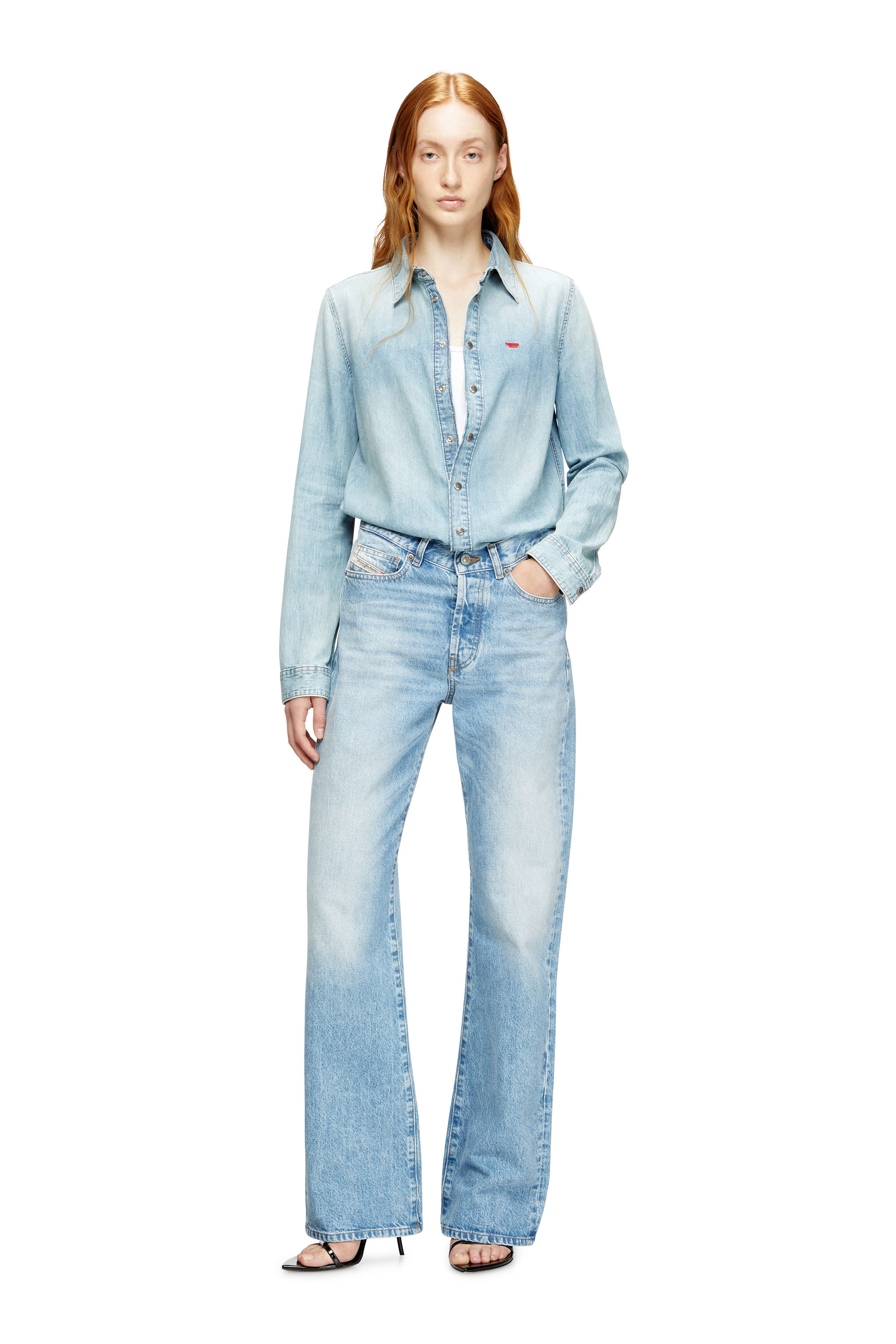 Diesel - DE-EAZY, Chemise en denim avec logo brodé Femme in Bleu - 2