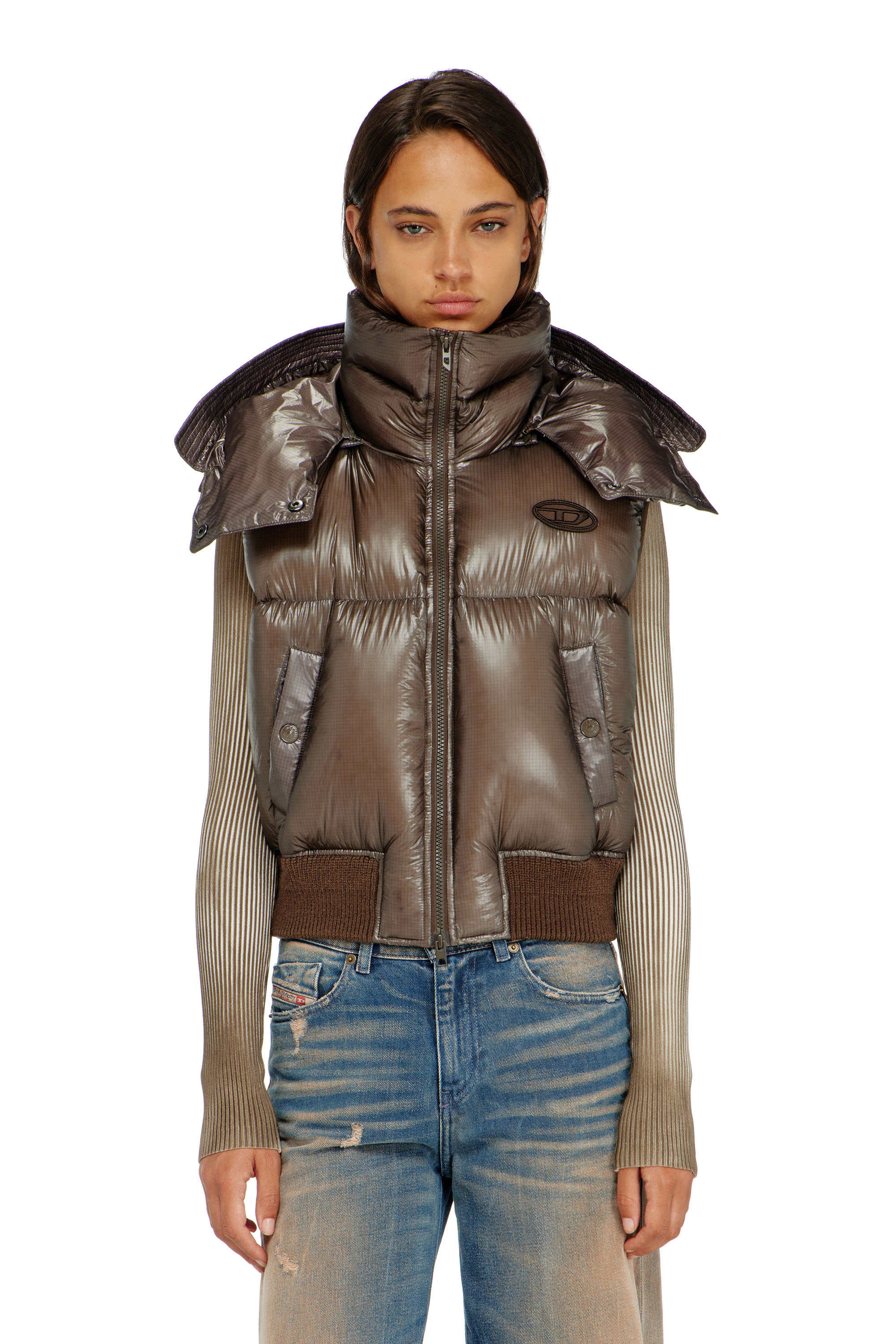Diesel - W-PEYT-SSL-NEW-T1, Doudoune sans manches en ripstop avec capuche amovible Femme in Marron - 5