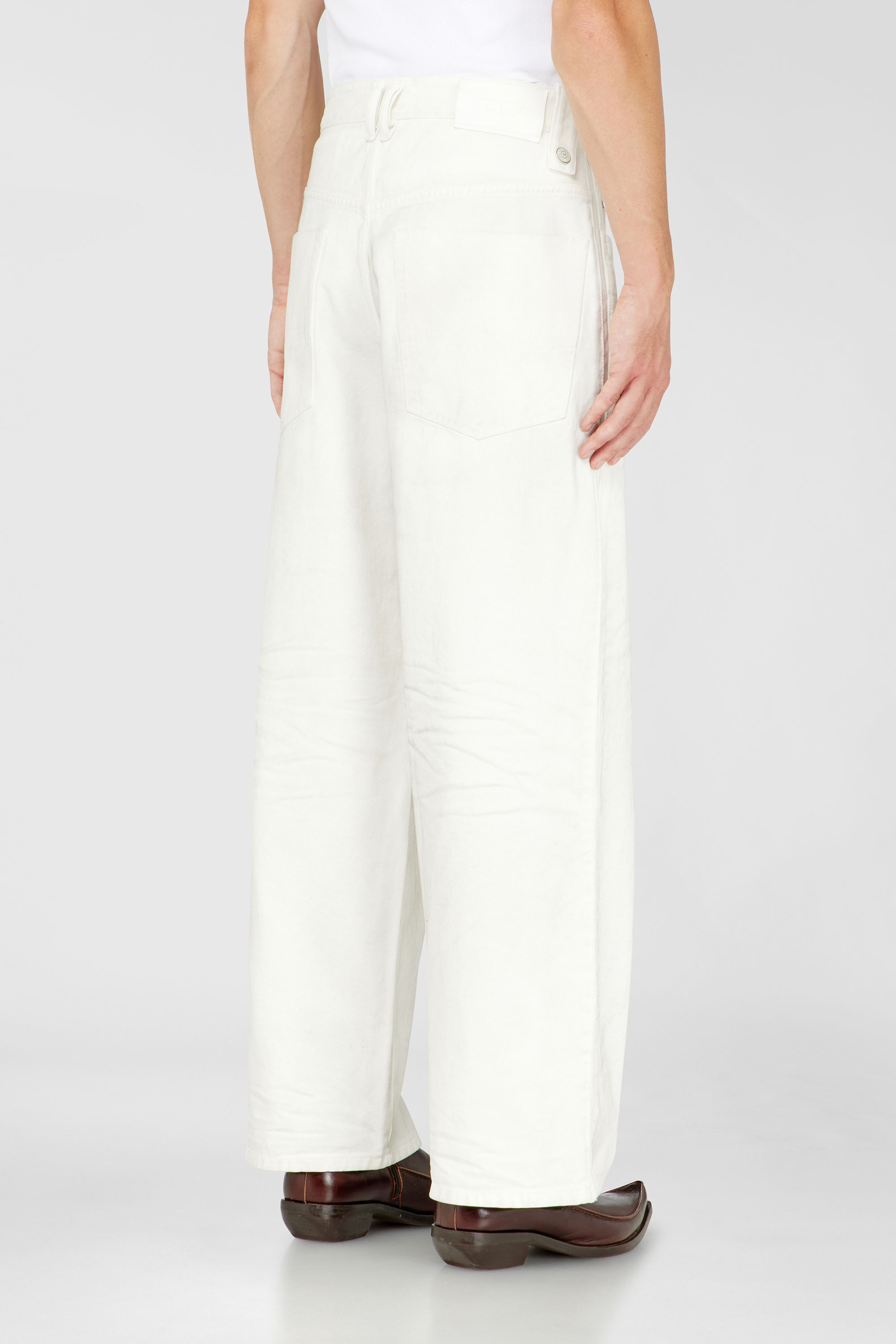 Diesel - Relaxed Jeans 1982 D-Hakou 007GG Mixte, Blanc - Image 5