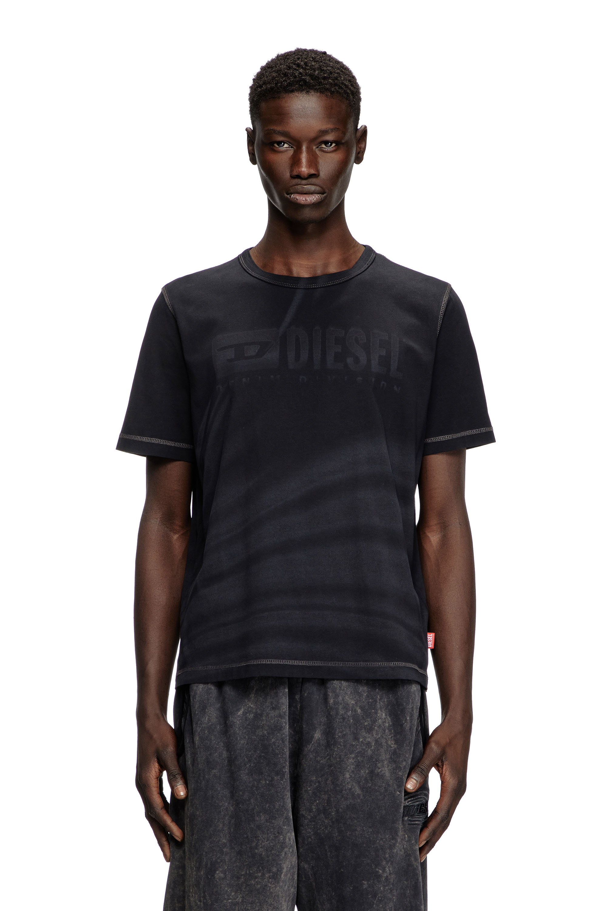 Diesel - T-ADJUST-R13, T-shirt à logo délavé au laser Homme in Noir - 1