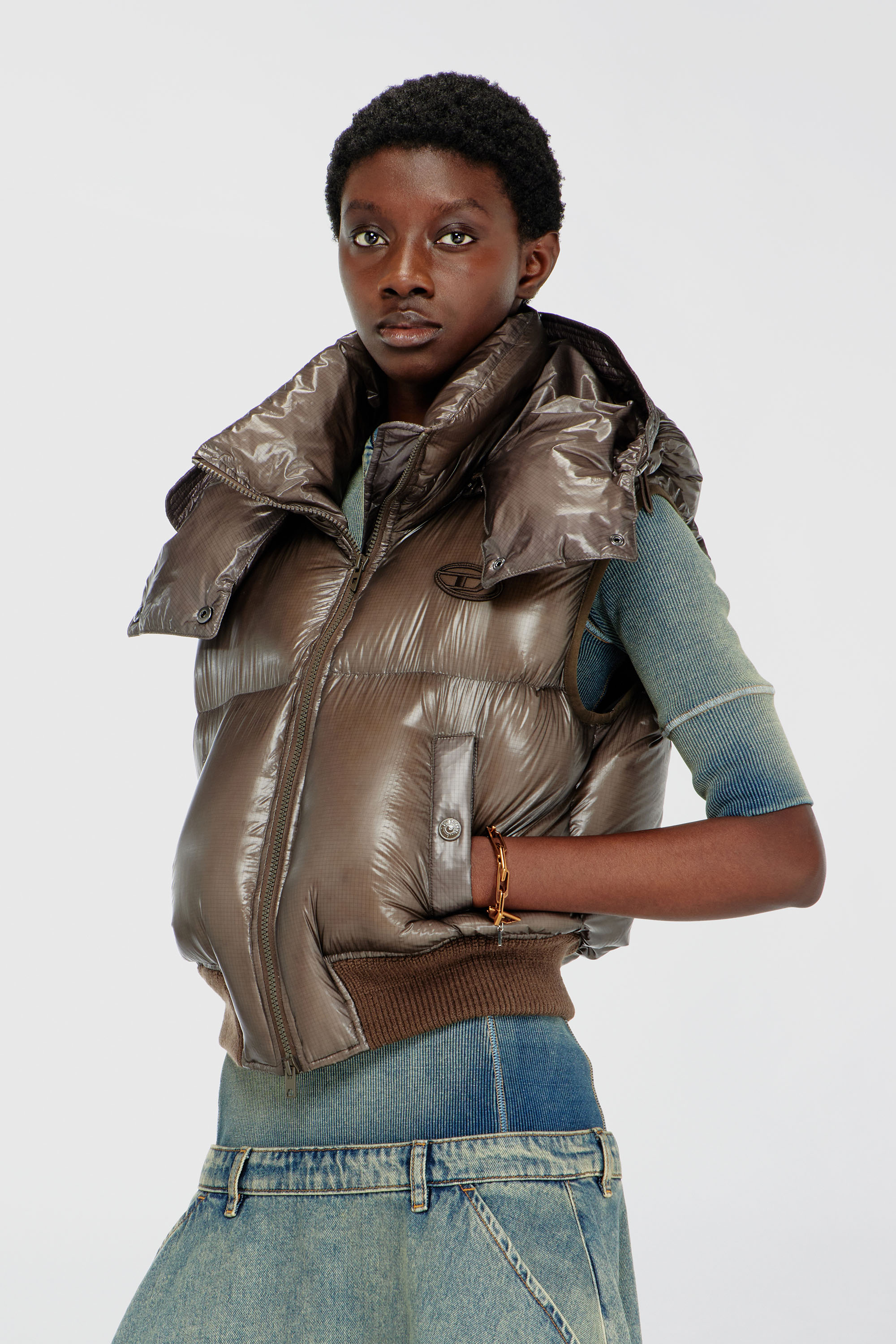 Diesel - W-PEYT-SSL-NEW-T1, Doudoune sans manches en ripstop avec capuche amovible Femme in Marron - 3