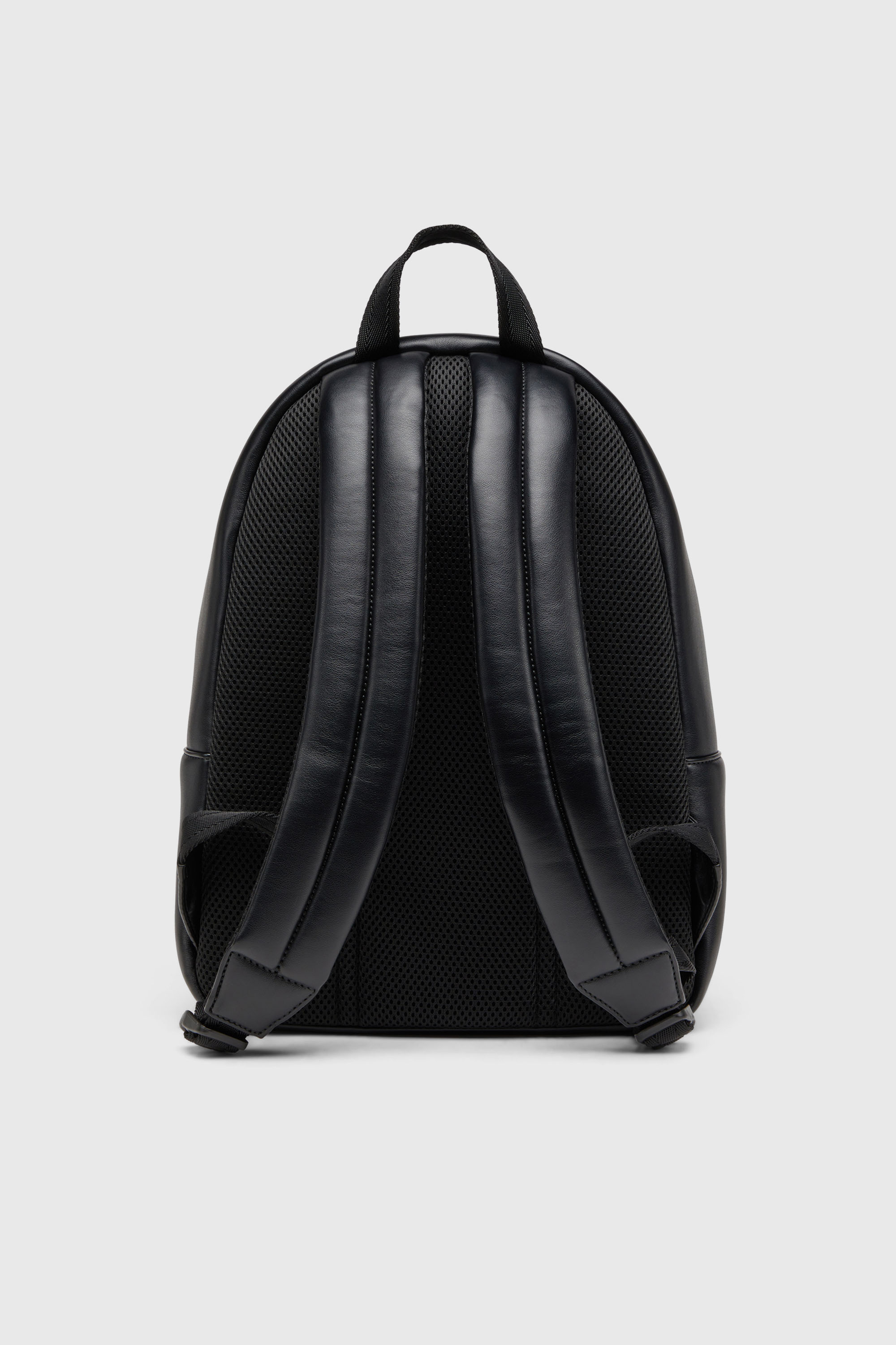 Diesel - HOLI-D BACKPACK M, Holi-D-Sac &agrave; dos en n&eacute;opr&egrave;ne et PU Homme in Noir - 3