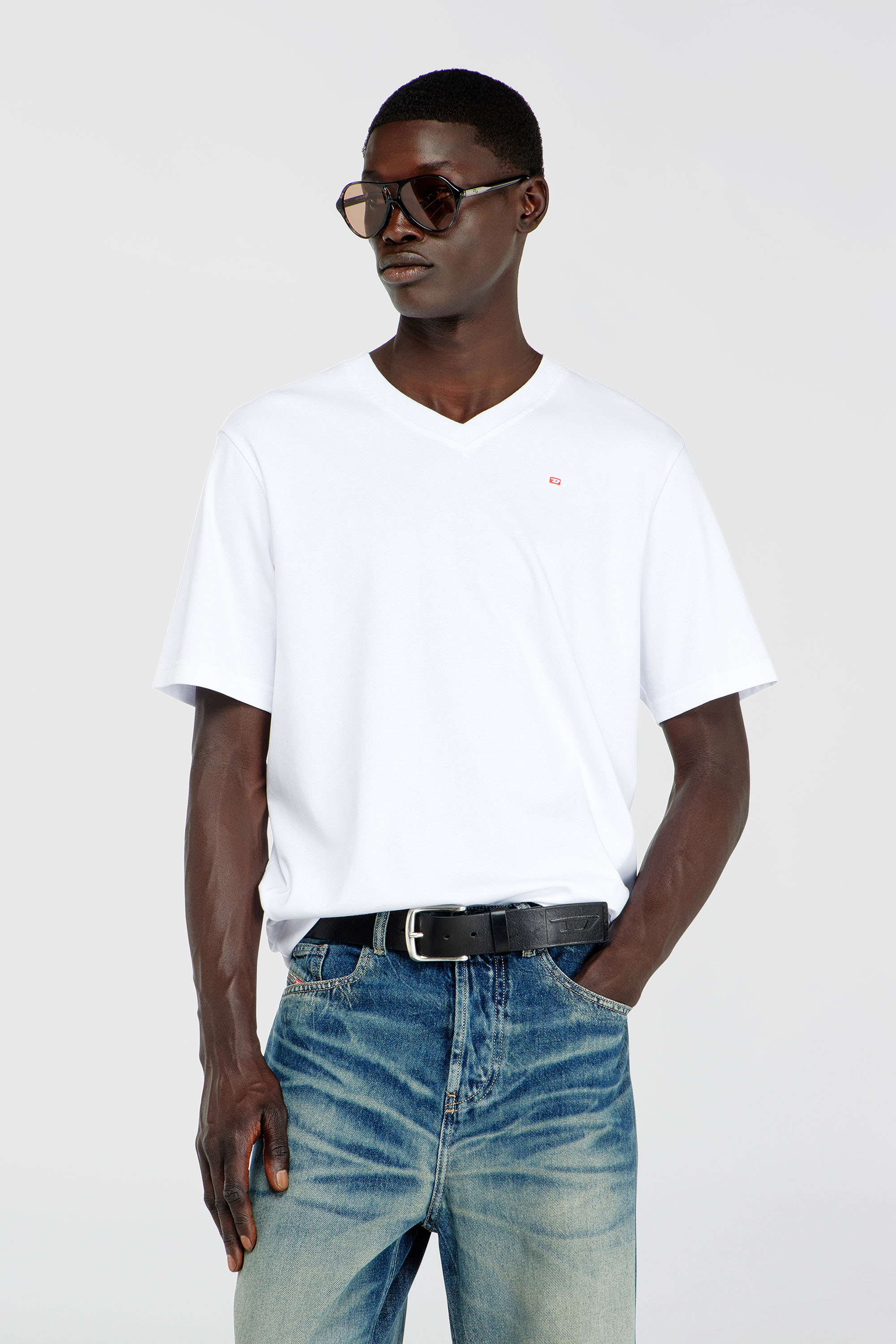 Diesel - T-ADJUST-V-MICRODIV, T-shirt &agrave; col en V avec micro logo brod&eacute; Homme in Polychrome - 3