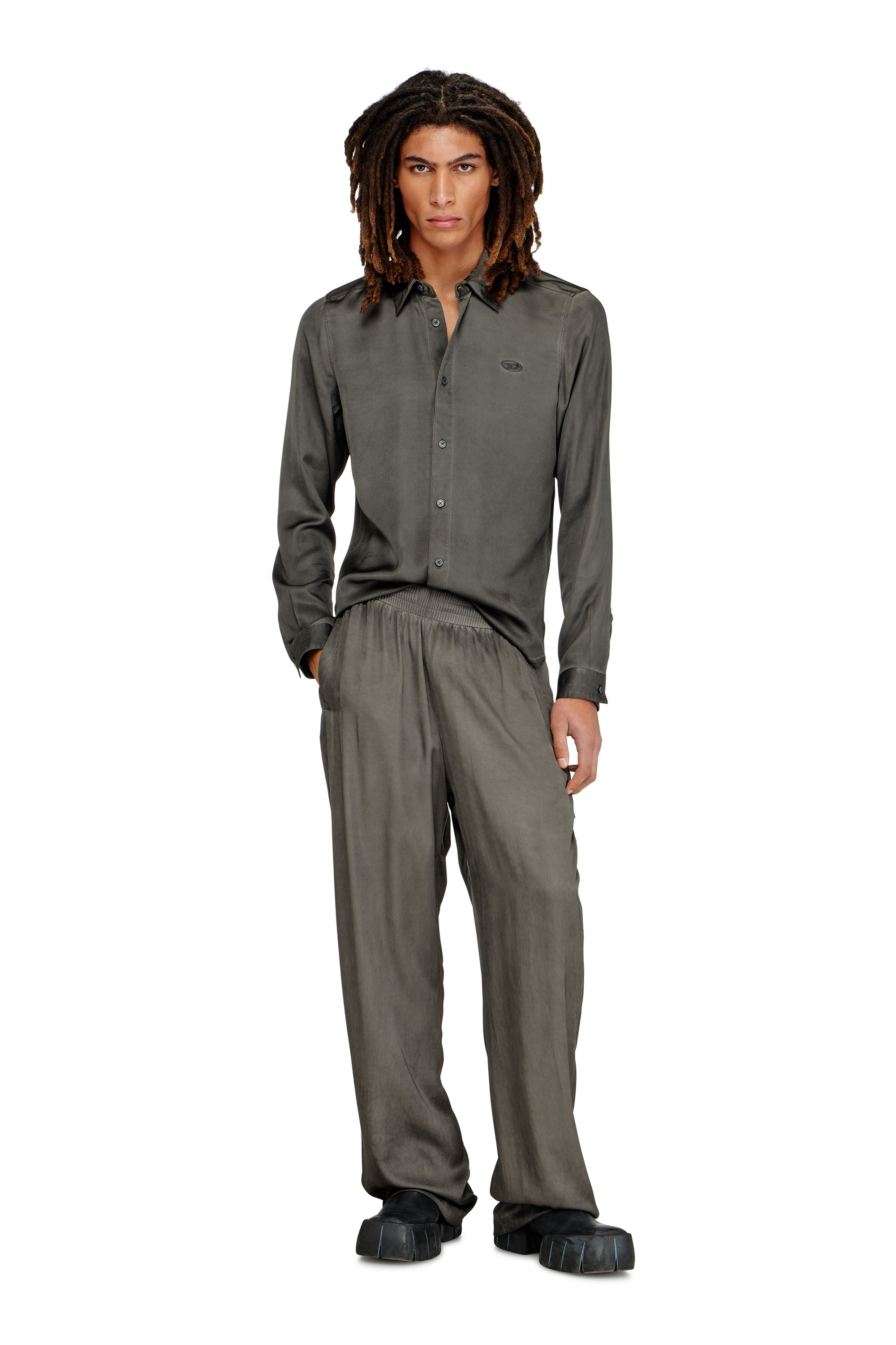 Diesel - S-KINNY-ALBG, Chemise en viscose fluide trait&eacute;e Homme in Gris - 1