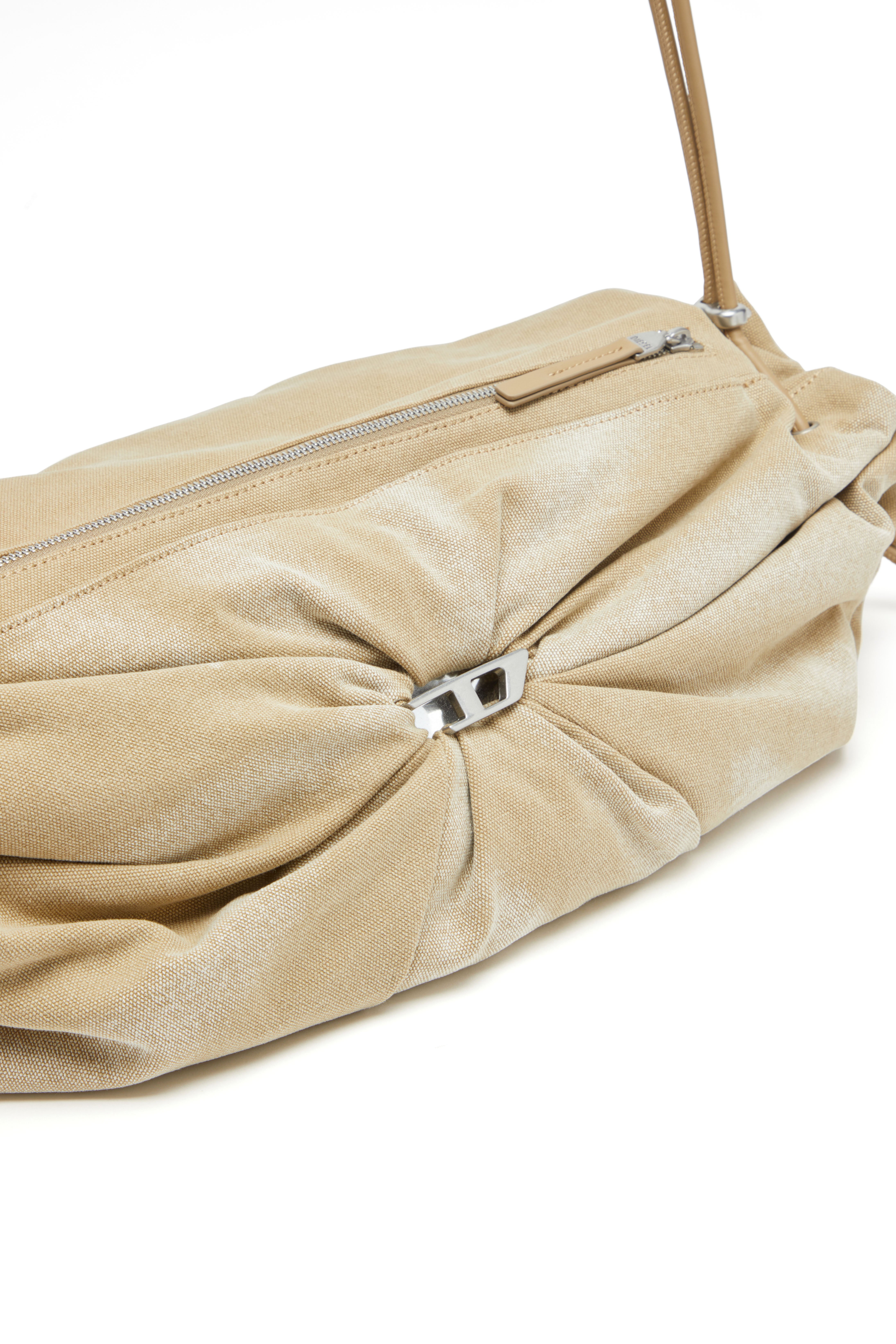 Diesel - SCRUNCH-D CROSSBODY L, Scrunch-D L-Sac polochon froissé en toile traitée Femme in Beige - 5