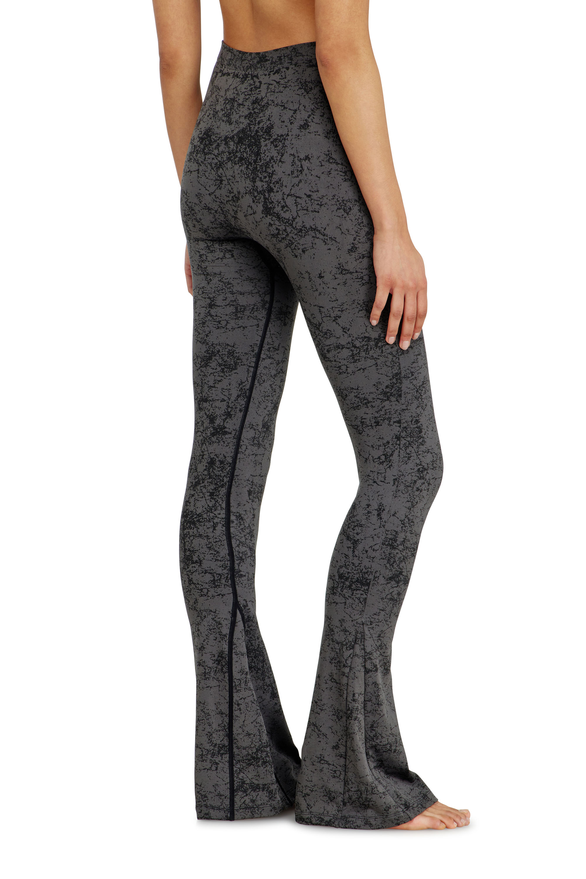 Diesel - CORNELIA-UTLT, Legging &eacute;vas&eacute; avec imprim&eacute; utilitaire Femme in Gris - 4