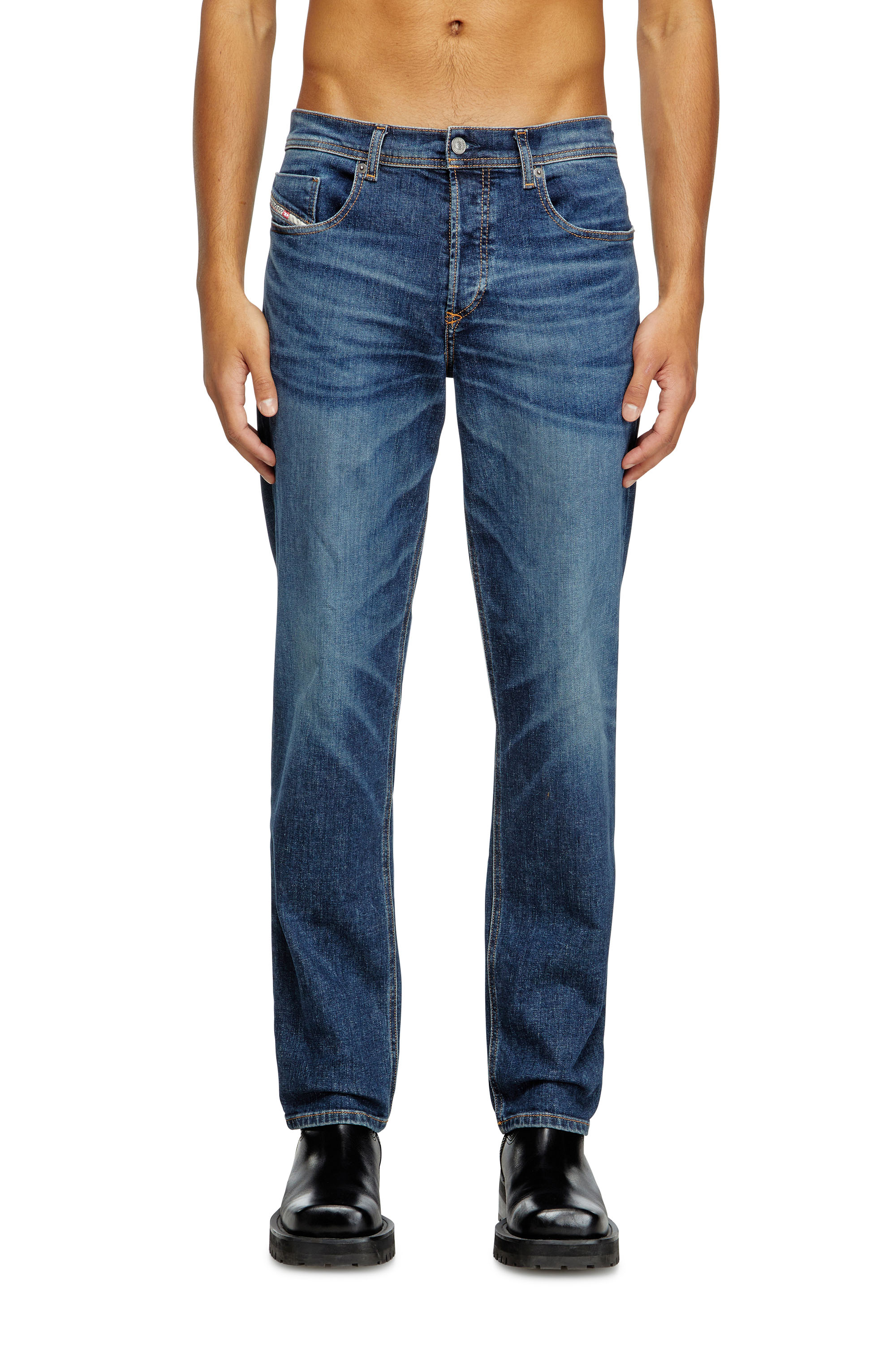 Diesel - Regular Jeans 2023 D-Finitive 09J47 Homme, Bleu Foncé - Image 1