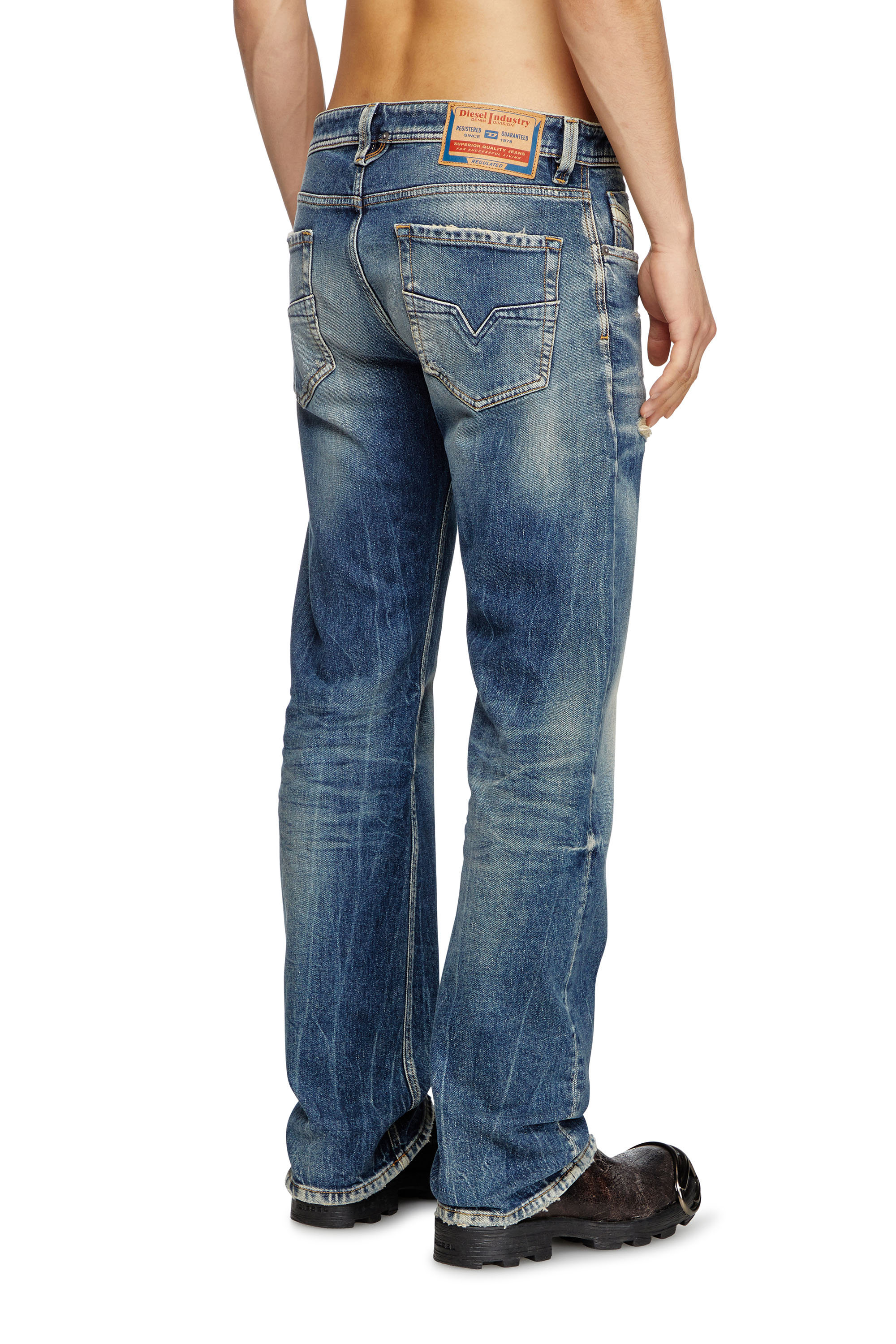 Diesel - Regular Jeans 1985 Larkee 007Y6 Homme, Bleu Foncé - Image 2