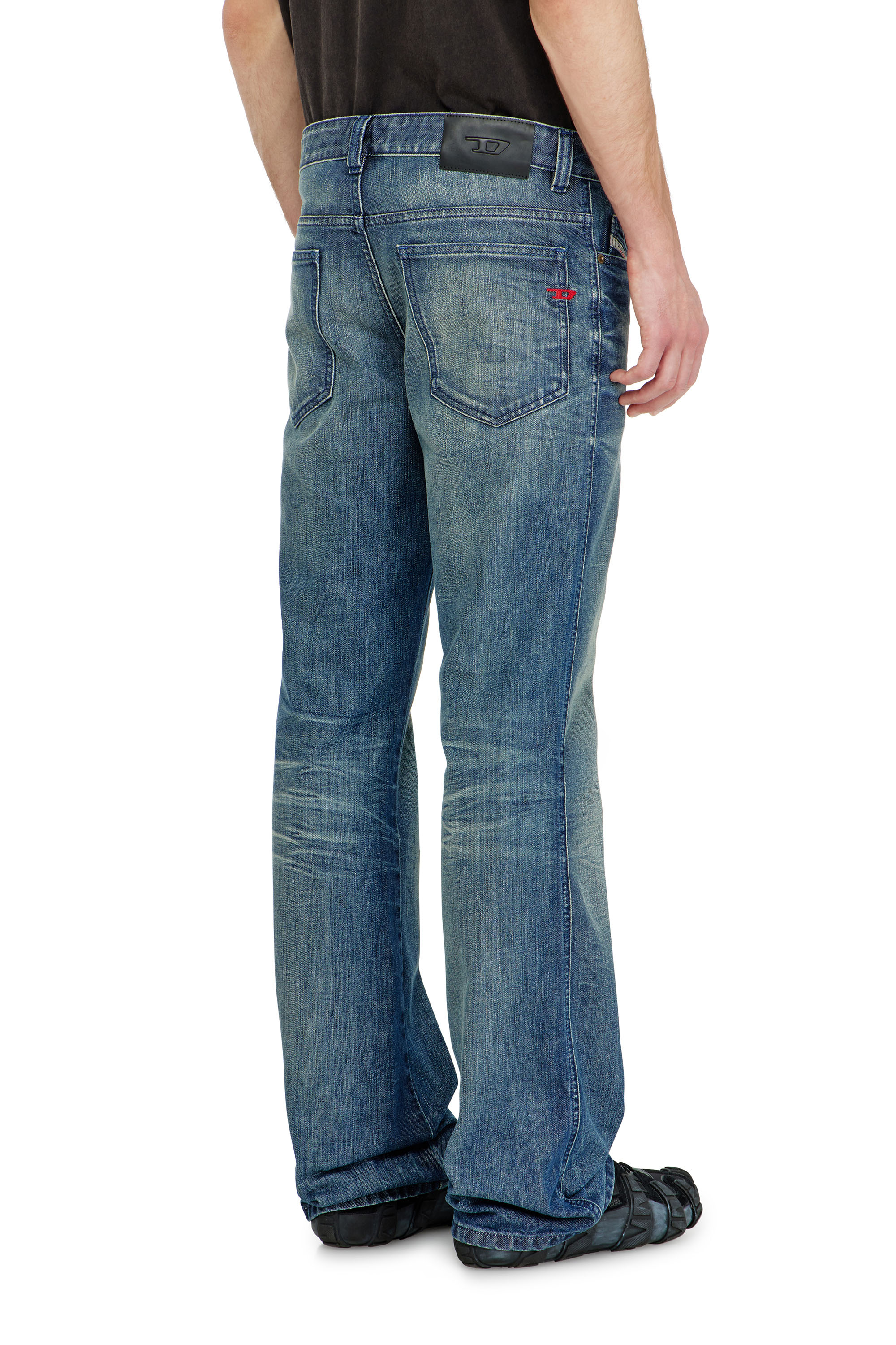 Diesel - Bootcut Jeans 1998 D-Buck 09Q29 Homme, Bleu moyen - Image 2
