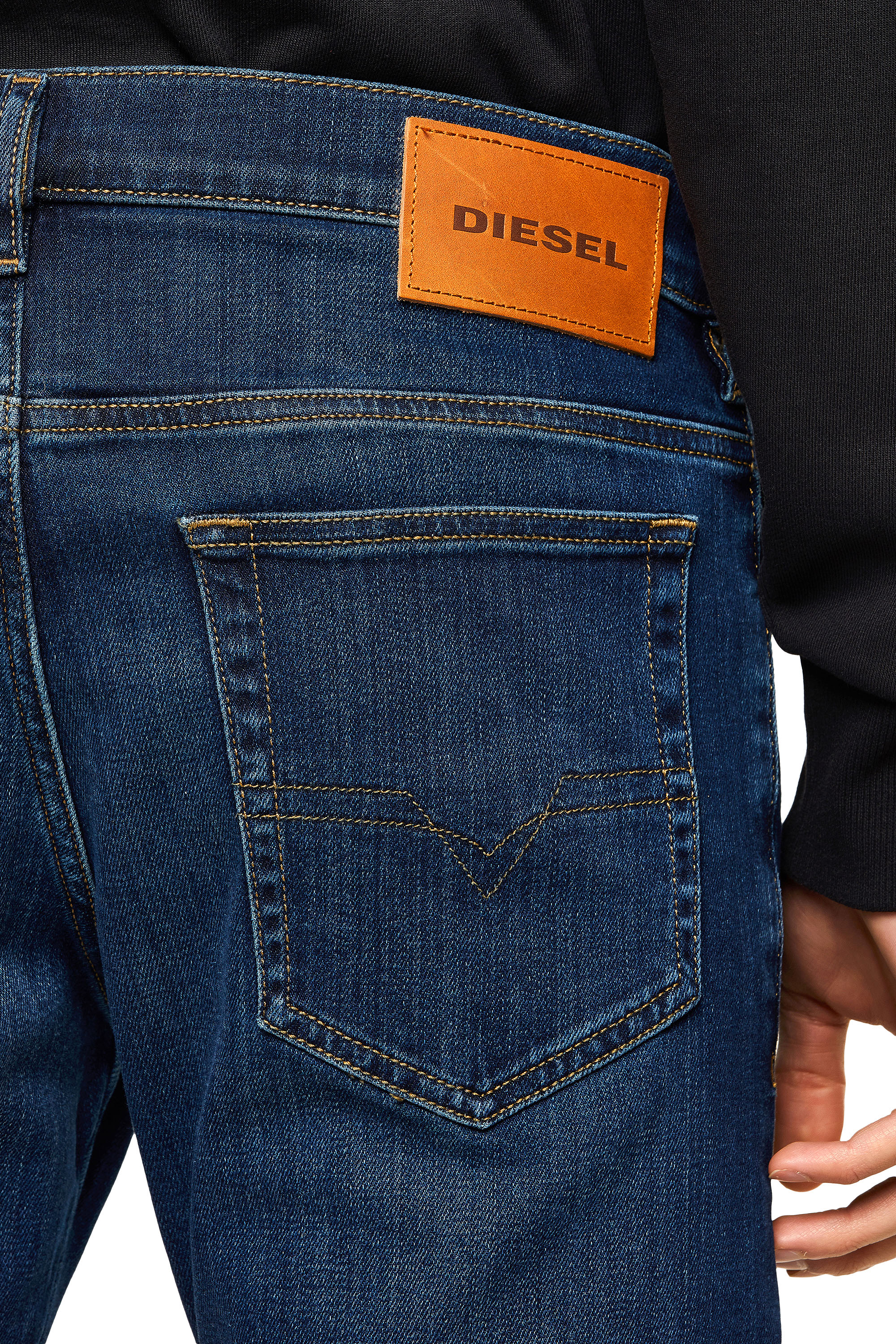 Diesel - D-Yennox 009ML Tapered Jeans, Bleu Foncé - Image 4