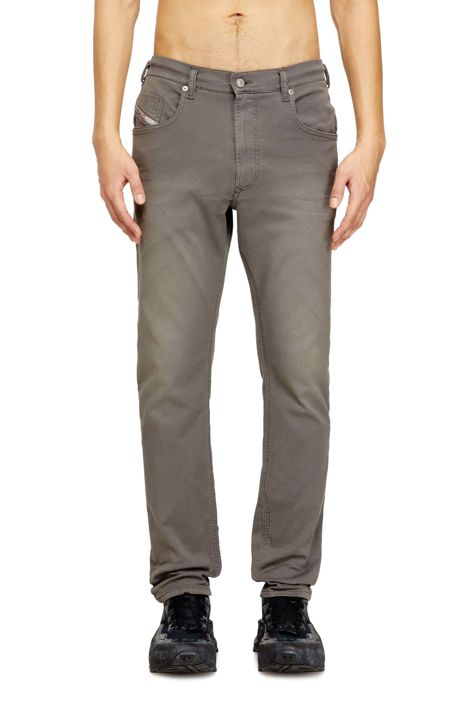 Diesel - Regular 2032 D-Krooley-BW Joggjeans® 0670M Homme, null - Image 1