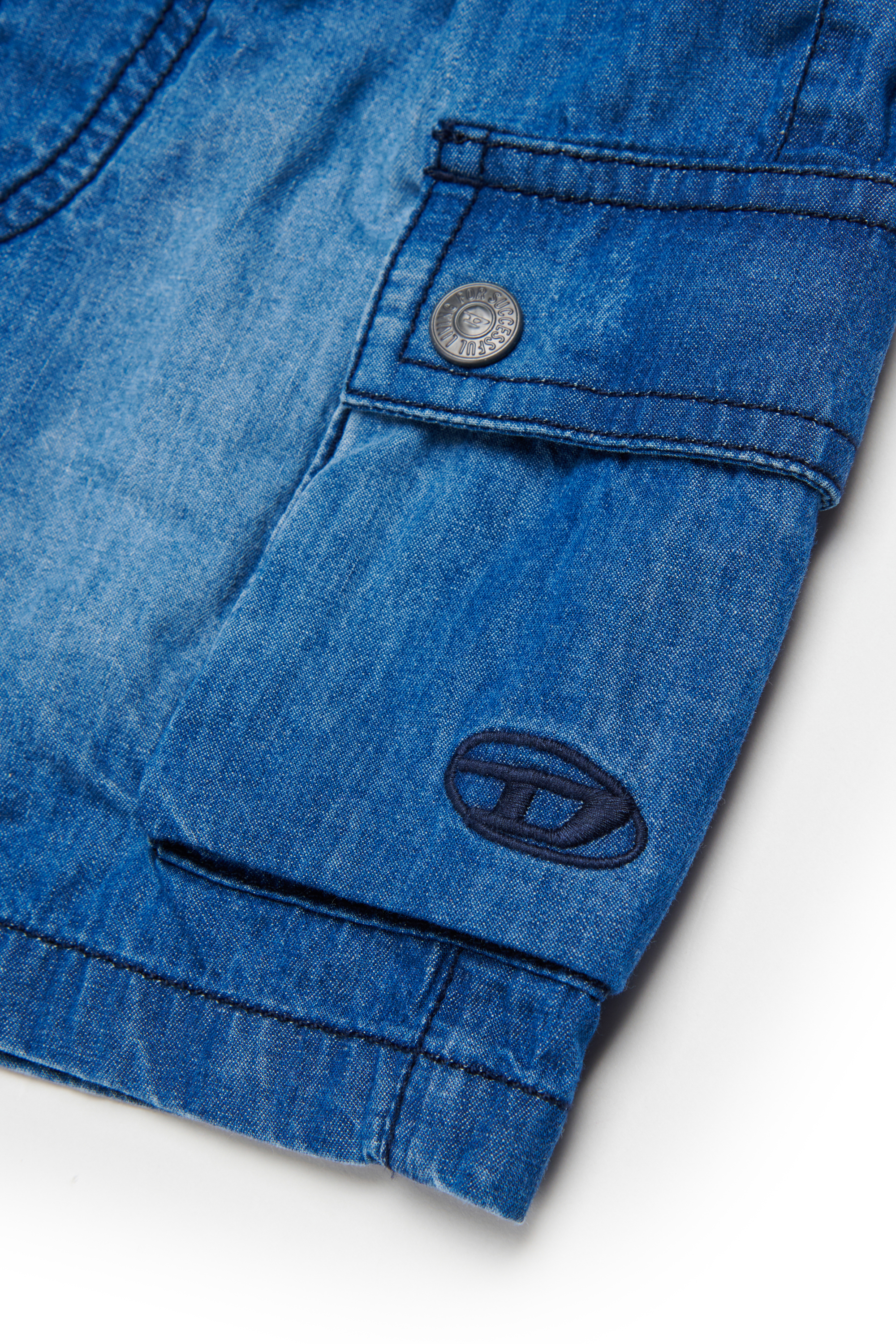 Diesel - PILYDSHORTB, Short en denim avec poches cargo Homme in Bleu - 4