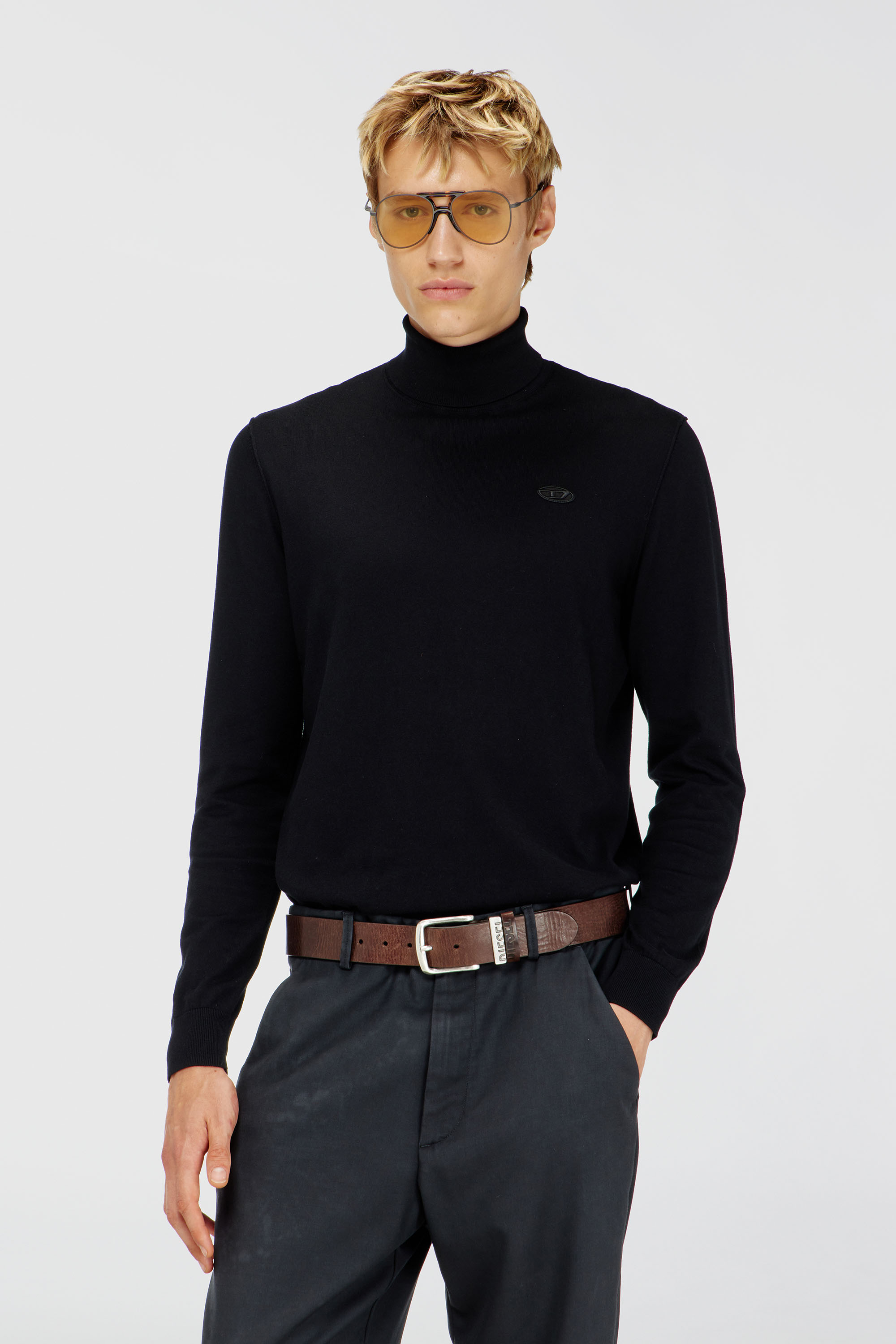 Diesel - K-FREEX-LUP-TAG-T92, Col roul&eacute; en coton avec patch logo Oval D Homme in Noir - 3