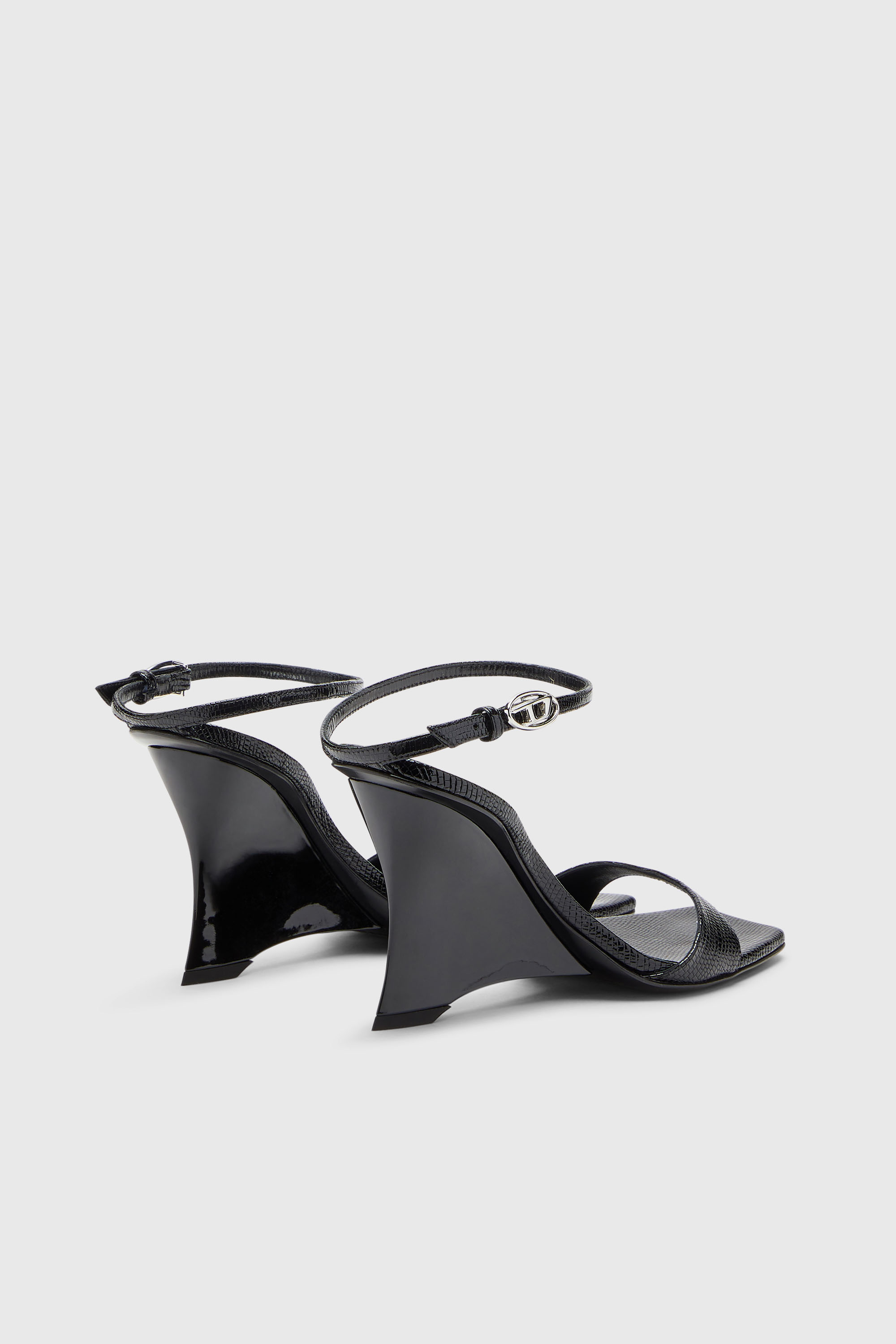 Diesel - D-AMBER SANDAL WEDGE, D-Amber-Sandales &agrave; talons compens&eacute;s en cuir effet l&eacute;zard Femme in Noir - 3