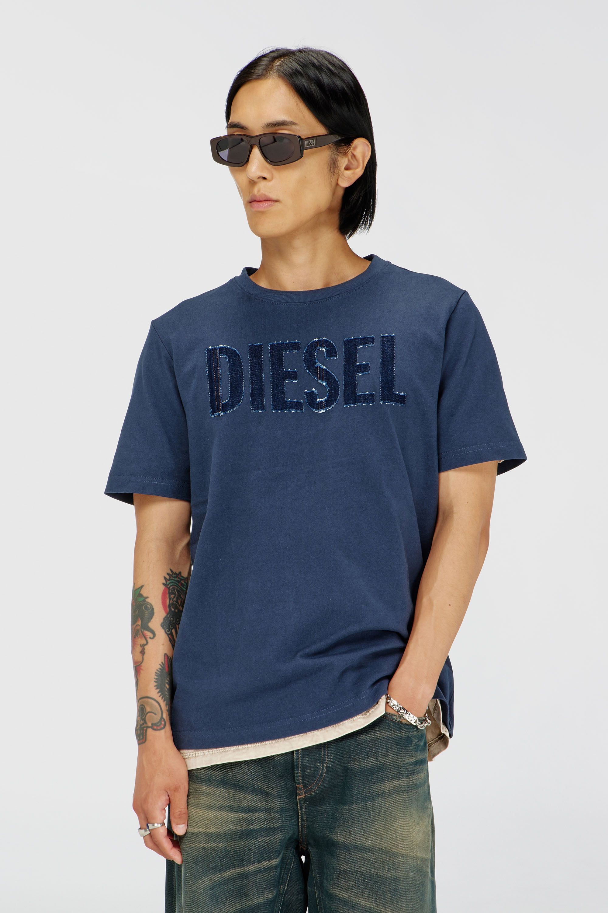 Diesel - T-JUST-APP-T92, T-shirt en coton avec imprim&eacute; logo Diesel ton sur ton Homme in Bleu - 1