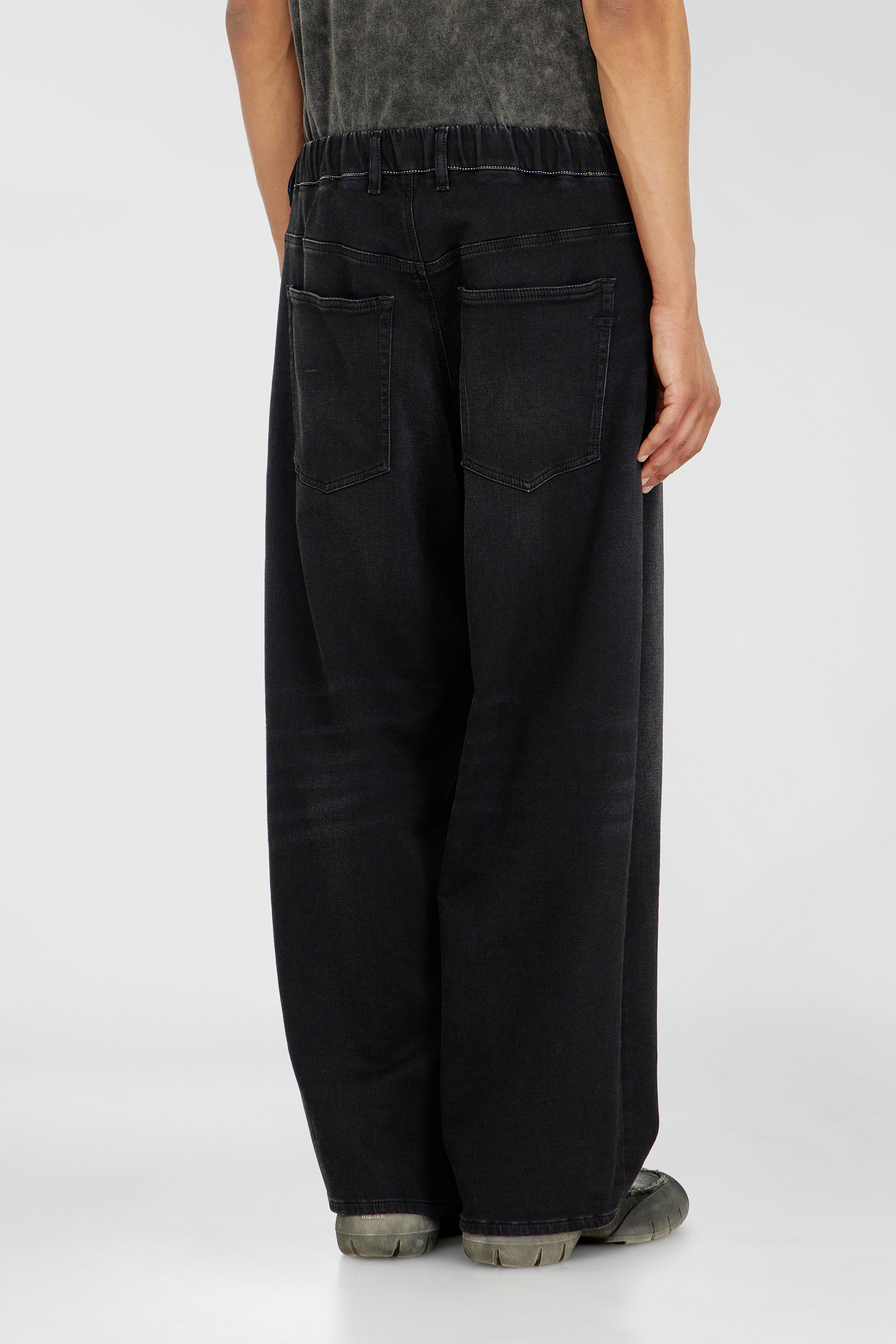 Diesel - Relaxed 2097 D-Enim-M Joggjeans&reg; 09P90 Mixte, Noir/Gris fonc&eacute; - Image 3