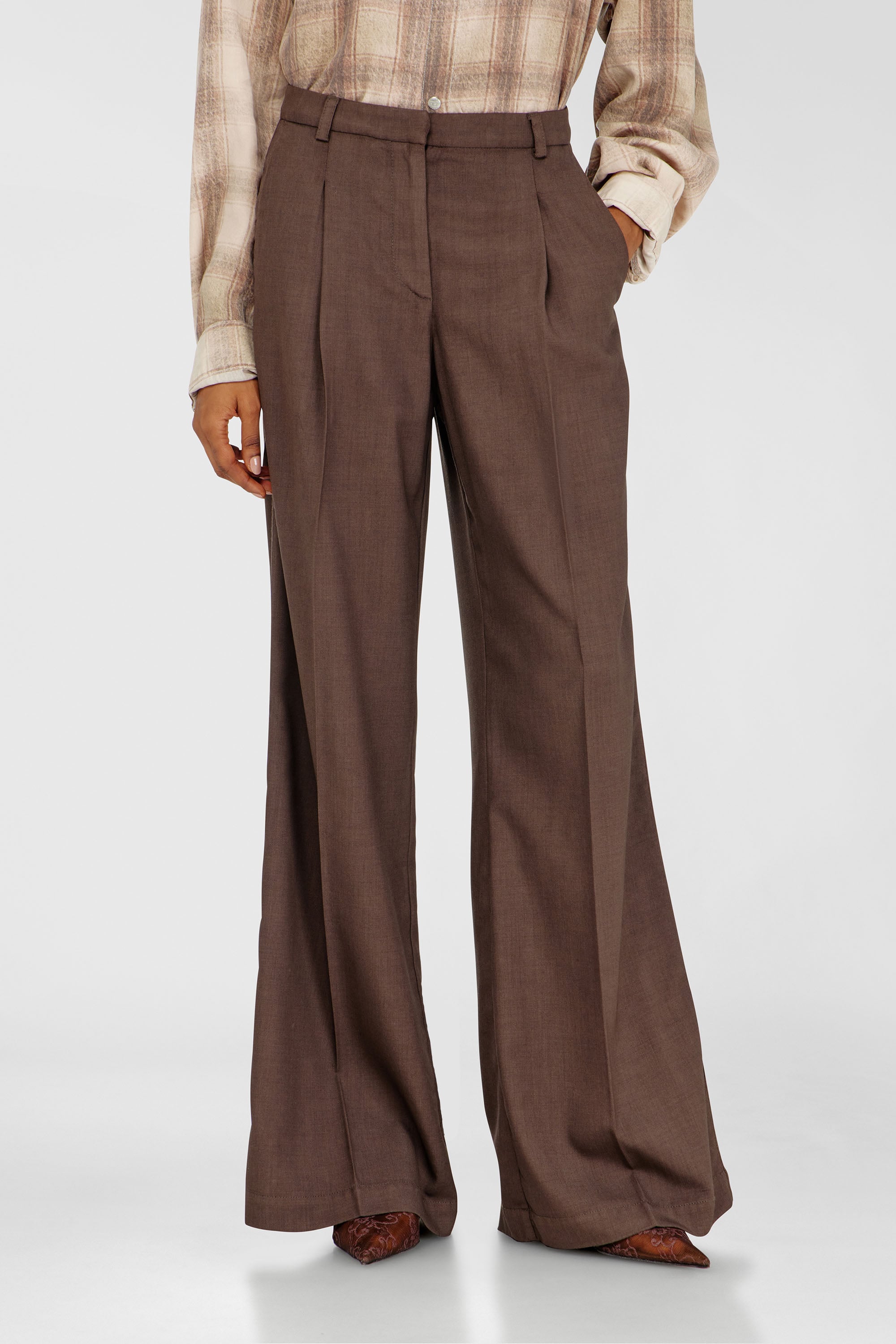 Diesel - P-ARIDE, Pantalon large pliss&eacute; en laine stretch Femme in Marron - 1