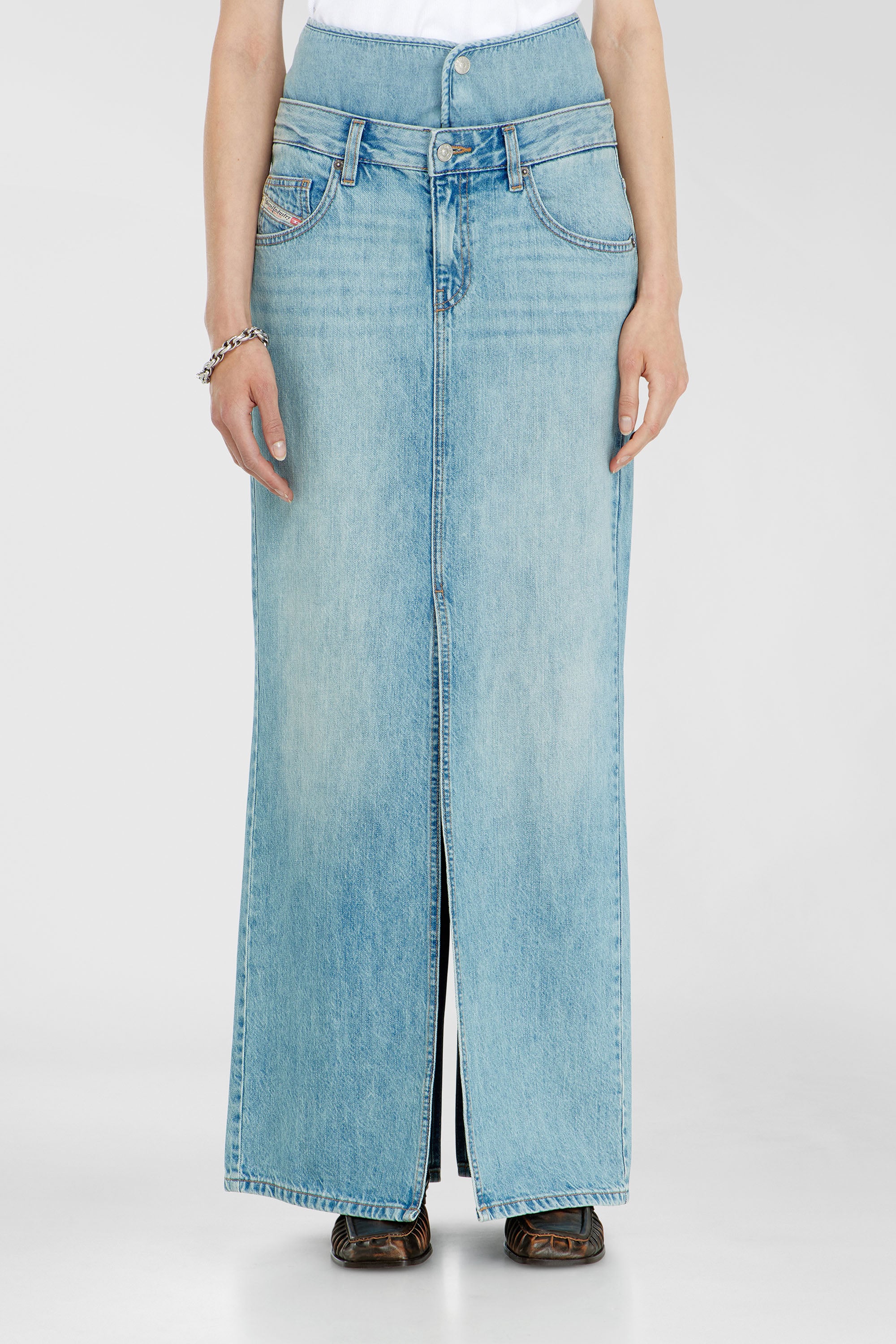 Diesel - DE-SPIVEY, Jupe longue en denim effet jean avec fentes Femme in Bleu - 1