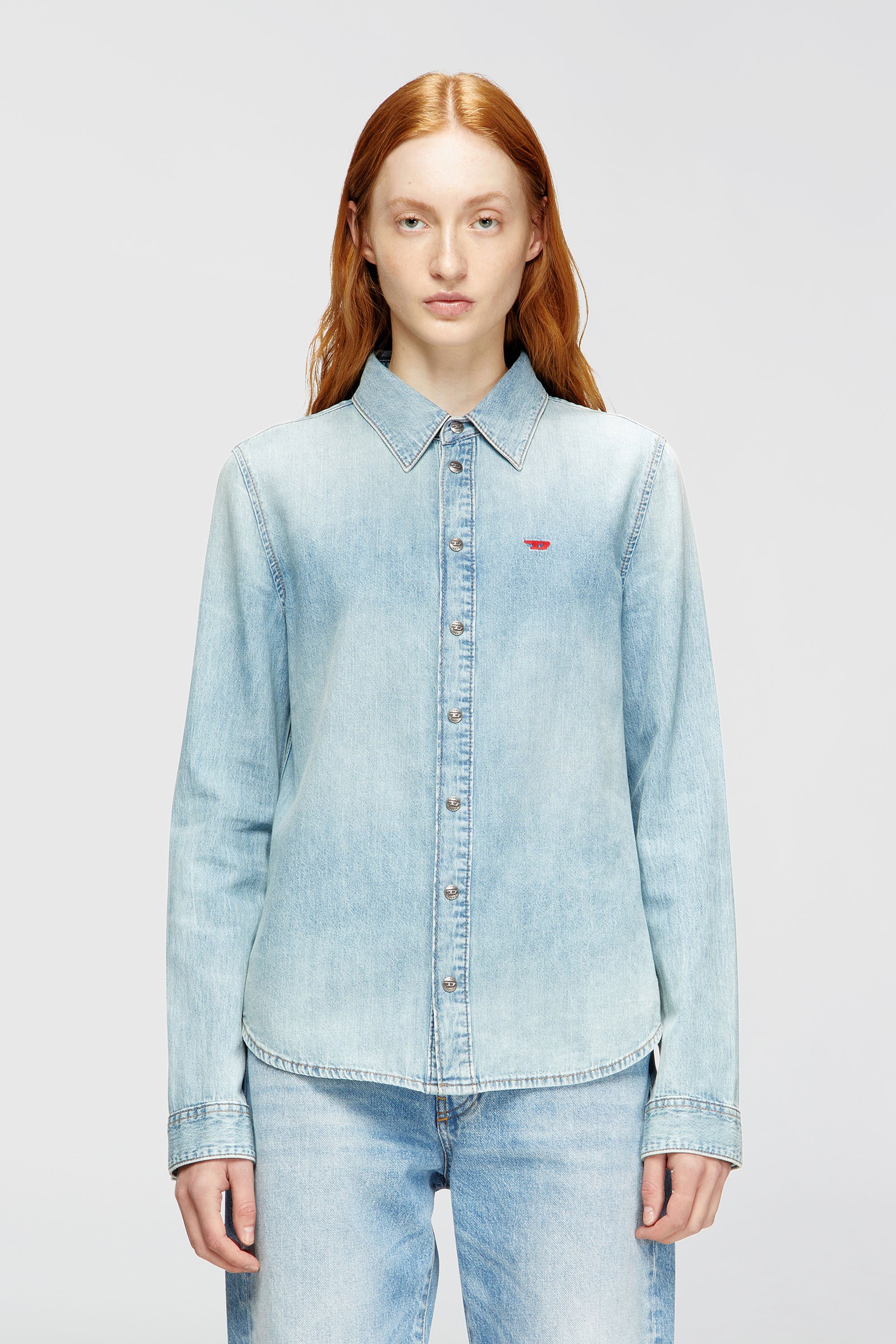 Diesel - DE-EAZY, Chemise en denim avec logo brod&eacute; Femme in Bleu - 2