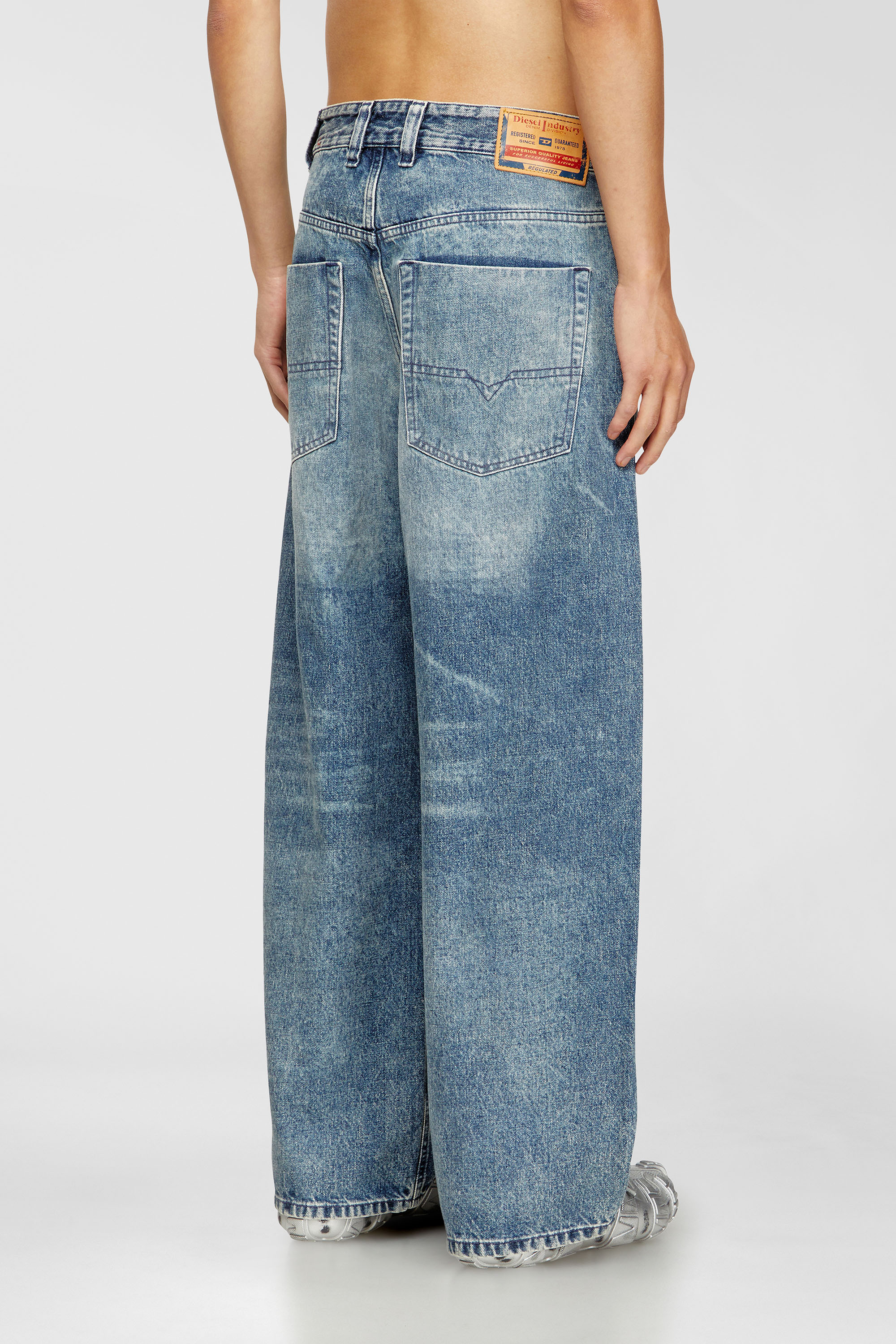 Diesel - Relaxed Jeans 1997 D-Enim 007DA Mixte, Bleu Clair - Image 3