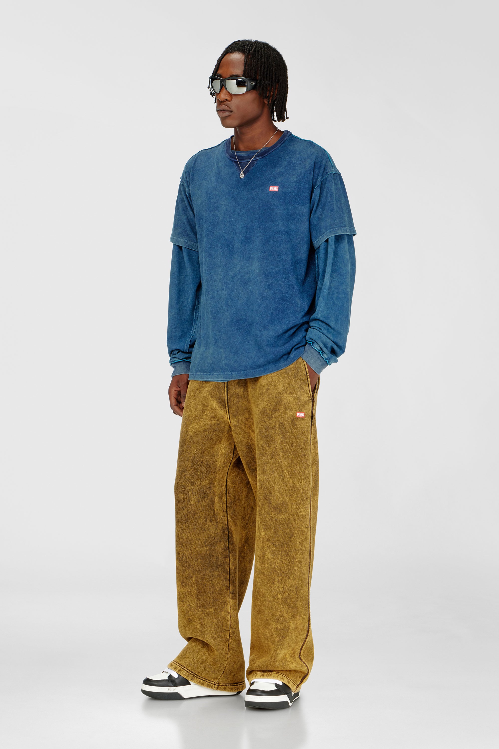Diesel - T-NORM-RAW, T-shirt acid wash avec d&eacute;tails effiloch&eacute;s Homme in Bleu - 1