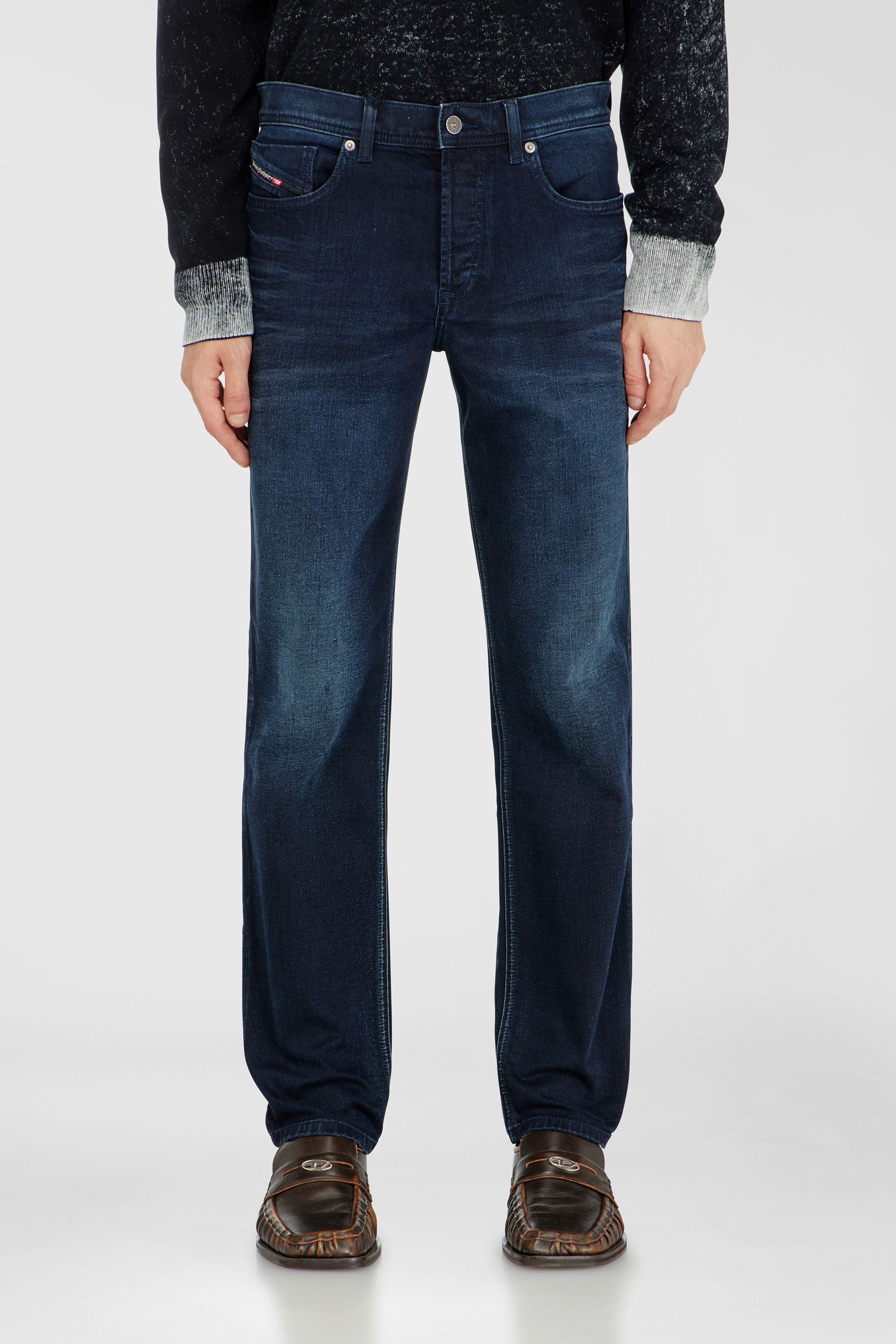 Diesel - Regular Jeans 2023 D-Finitive 0BMBX Homme, Bleu Fonc&eacute; - Image 4