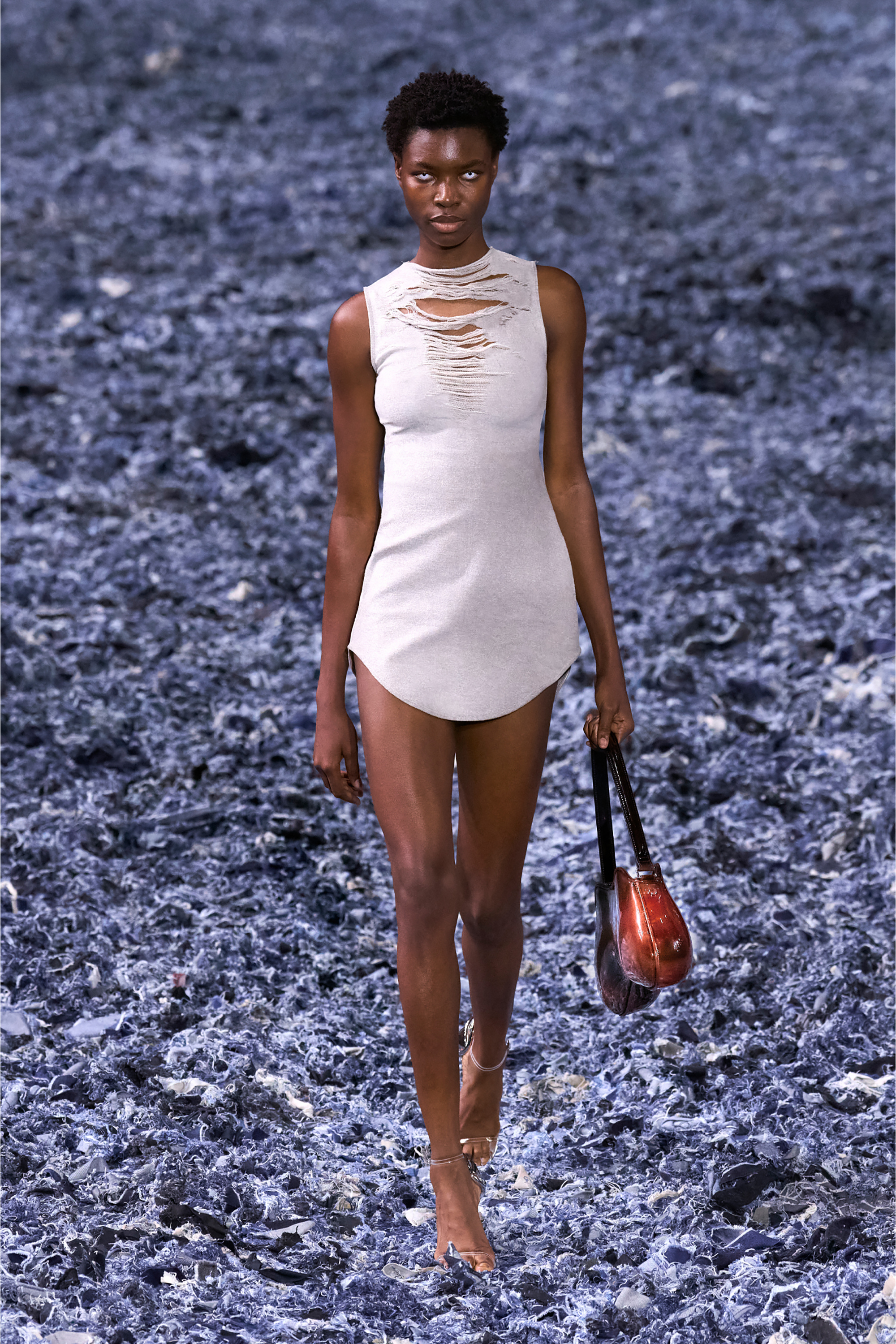 Diesel - DOUBLE-D SHOULDER, Woman's Double-D-Rigid shoulder bag in dégradé glossy PU in Brown - 6