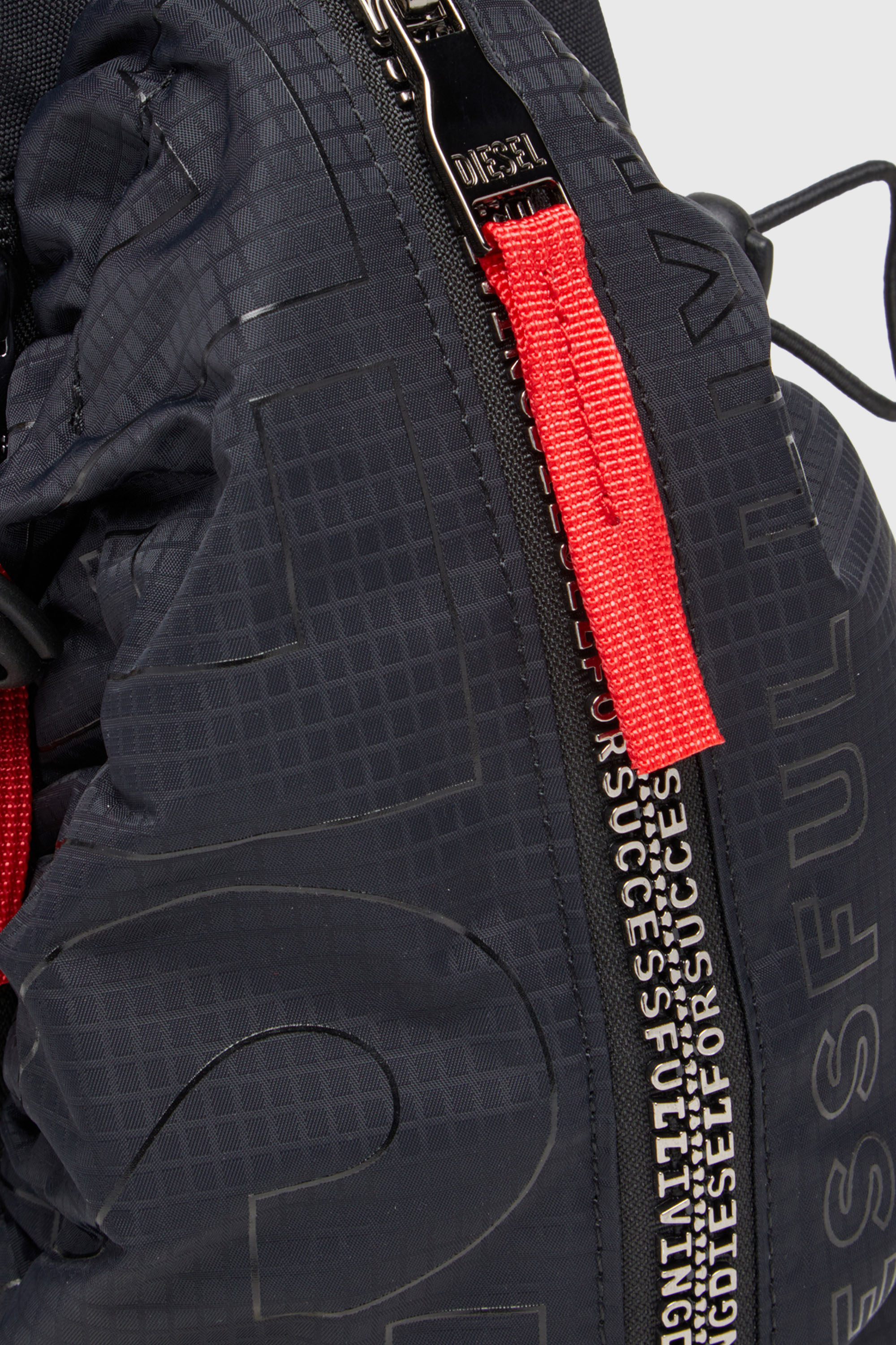Diesel - ZIP-D CROSSBODY X, Zip-D-Sac &agrave; bandouli&egrave;re en jacquard &agrave; carreaux Homme in Noir - 5