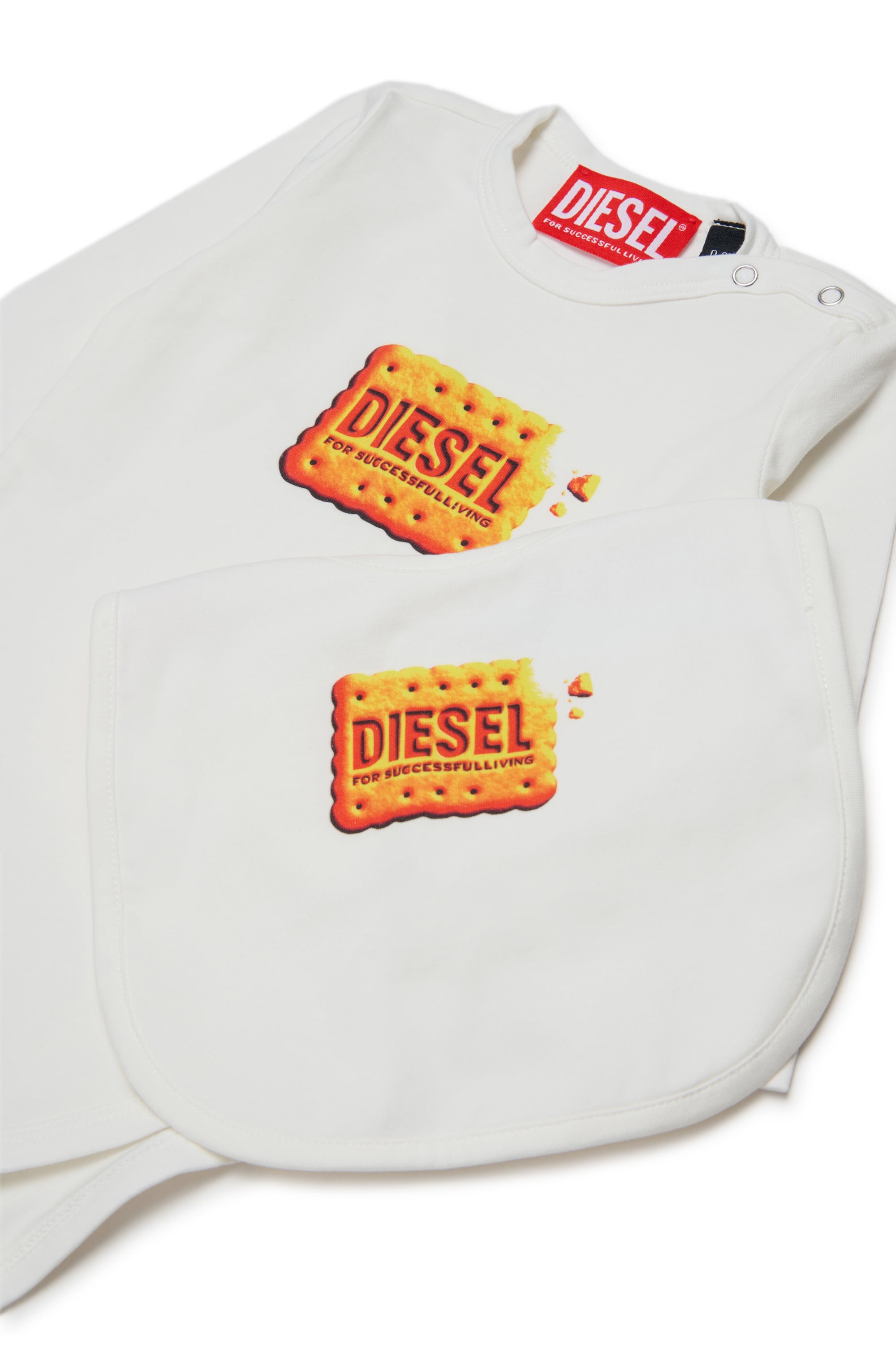 Diesel - UPPYBOX-NB, Ensemble nouveau-n&eacute; avec logo Biscotto imprim&eacute; Mixte in Blanc - 3