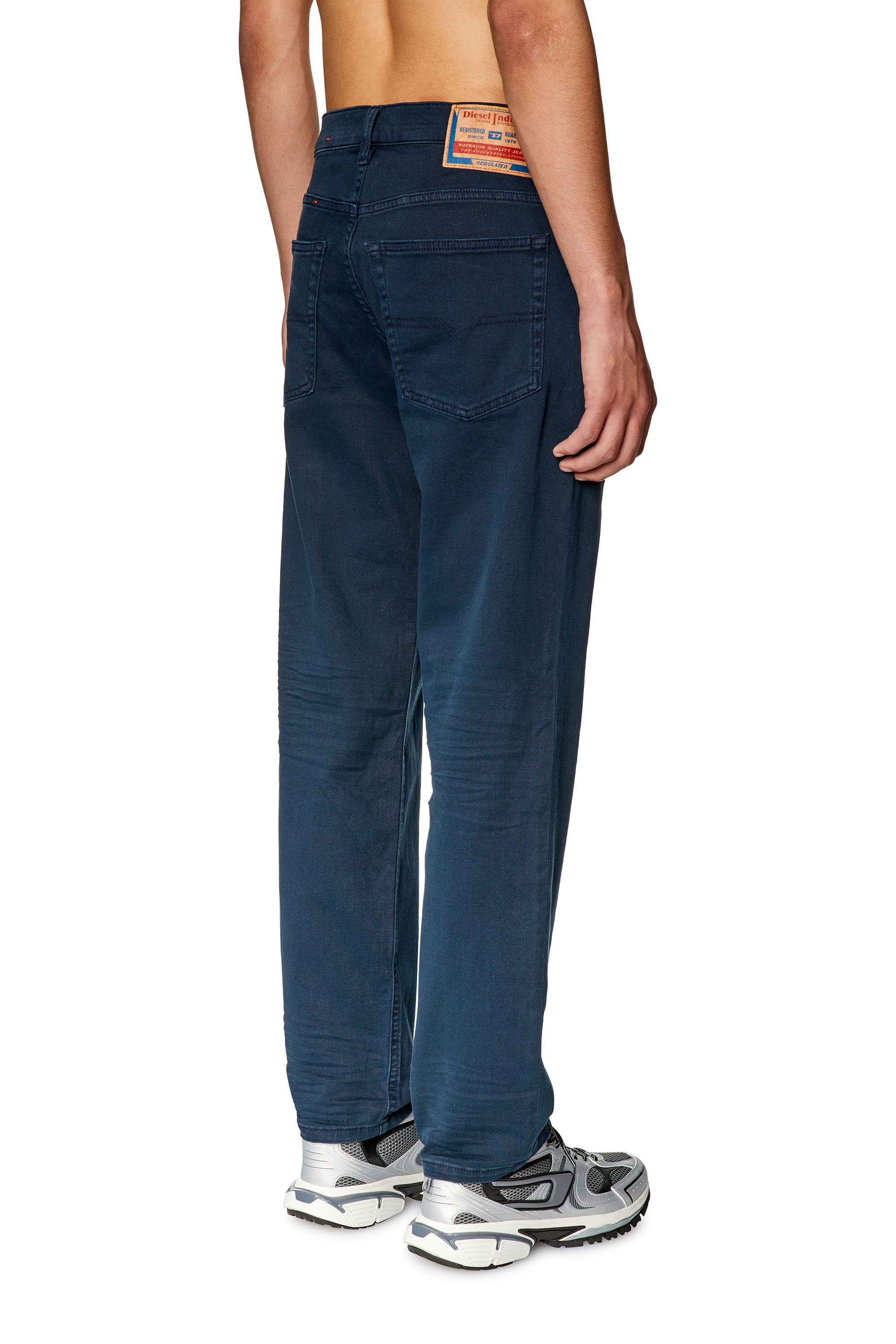 Diesel - Tapered Jeans 2023 D-Finitive 0QWTY, Bleu Foncé - Image 3