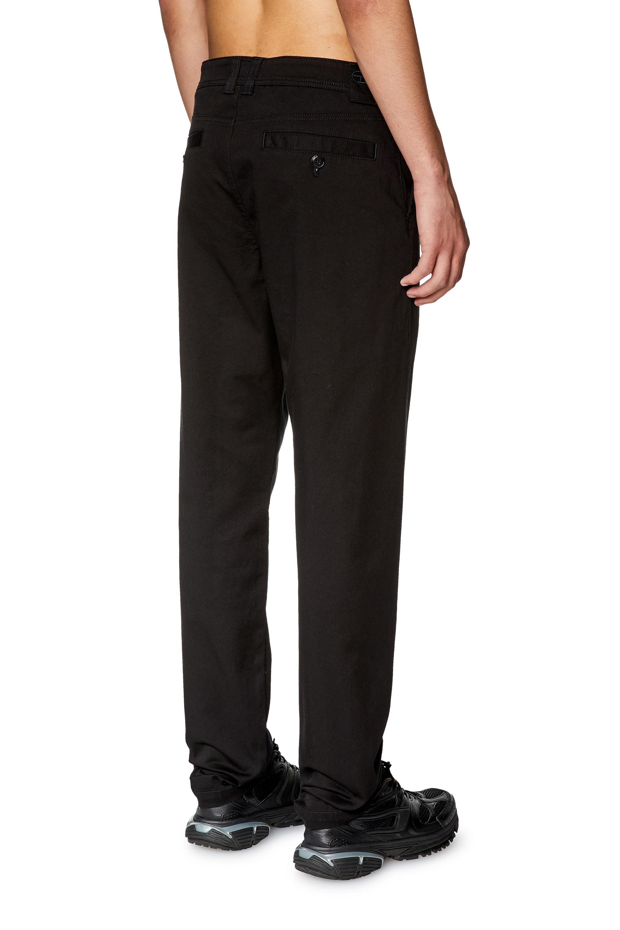 Diesel - P-DEAN, Pantalon chino en gabardine de coton Homme in Noir - 4