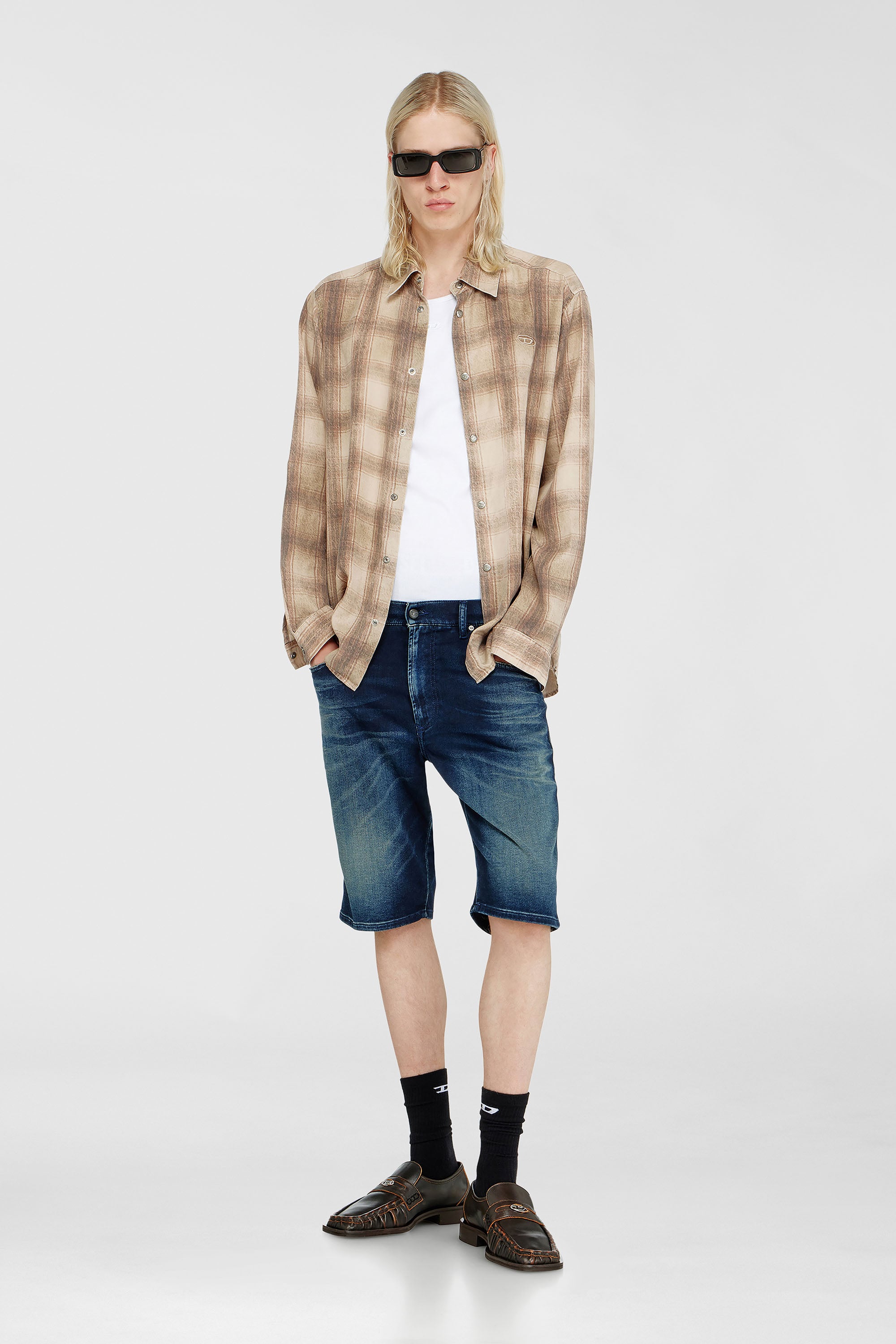Diesel - 2033 D-KROOLEY-SHORT-BW JOGG, Chino shorts en JoggJeans d&eacute;lav&eacute; Homme in Bleu - 1