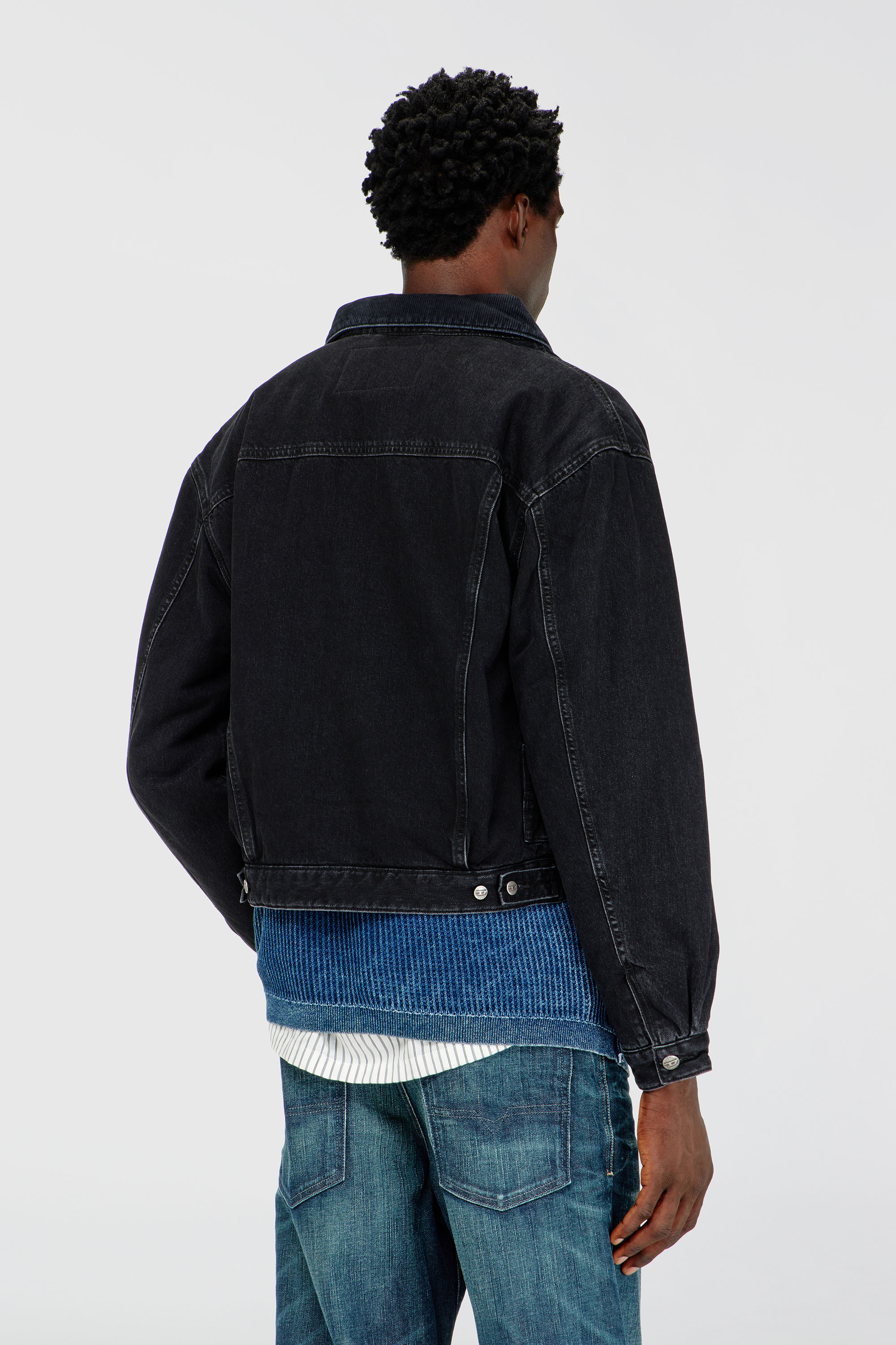 Diesel - D-RANGER-T, Veste rembourr&eacute;e de camionneur en denim Mixte in Noir - 4