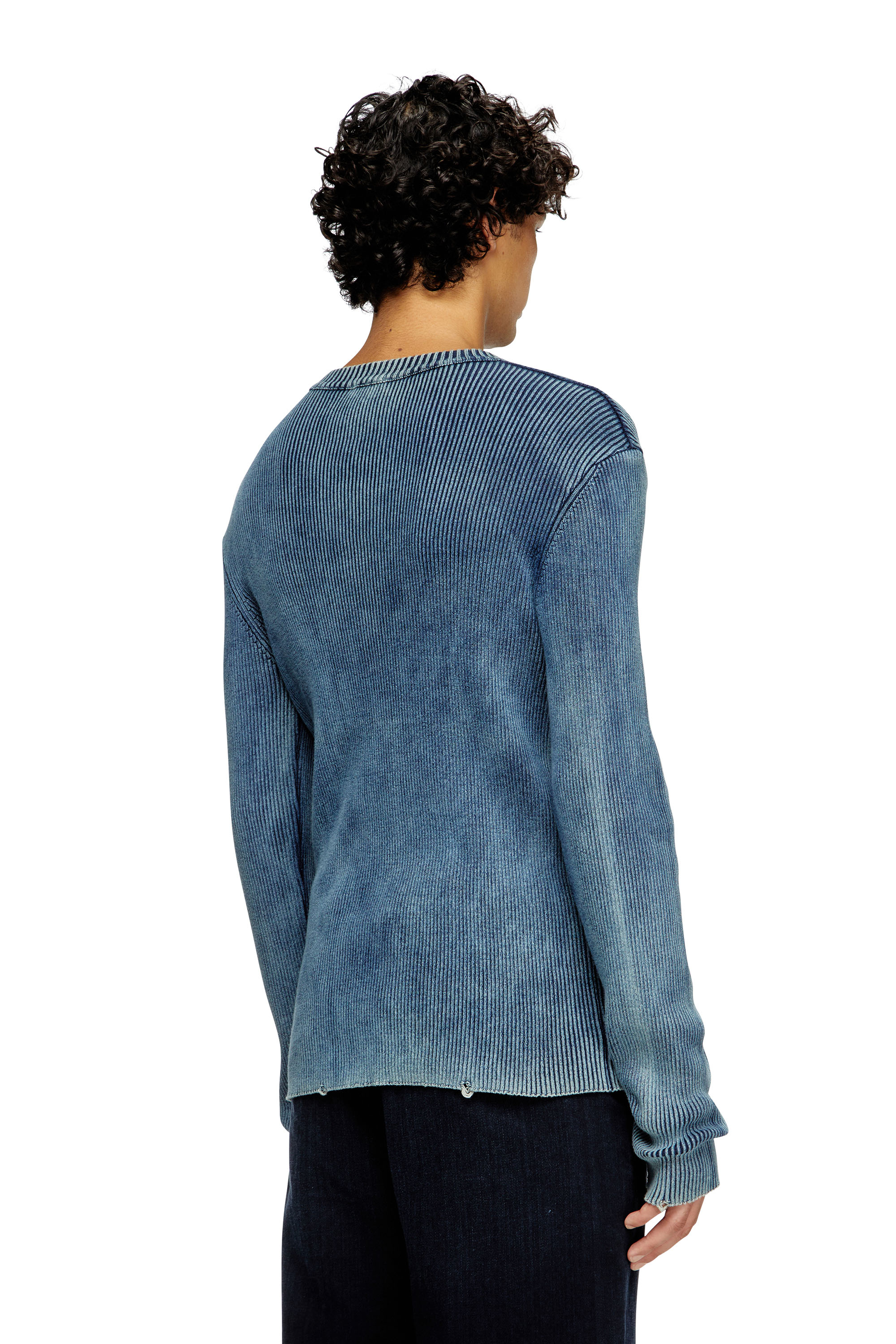 Diesel - K-DARIN-D, Pull effet vieilli avec logo cut-out Homme in Bleu - 4