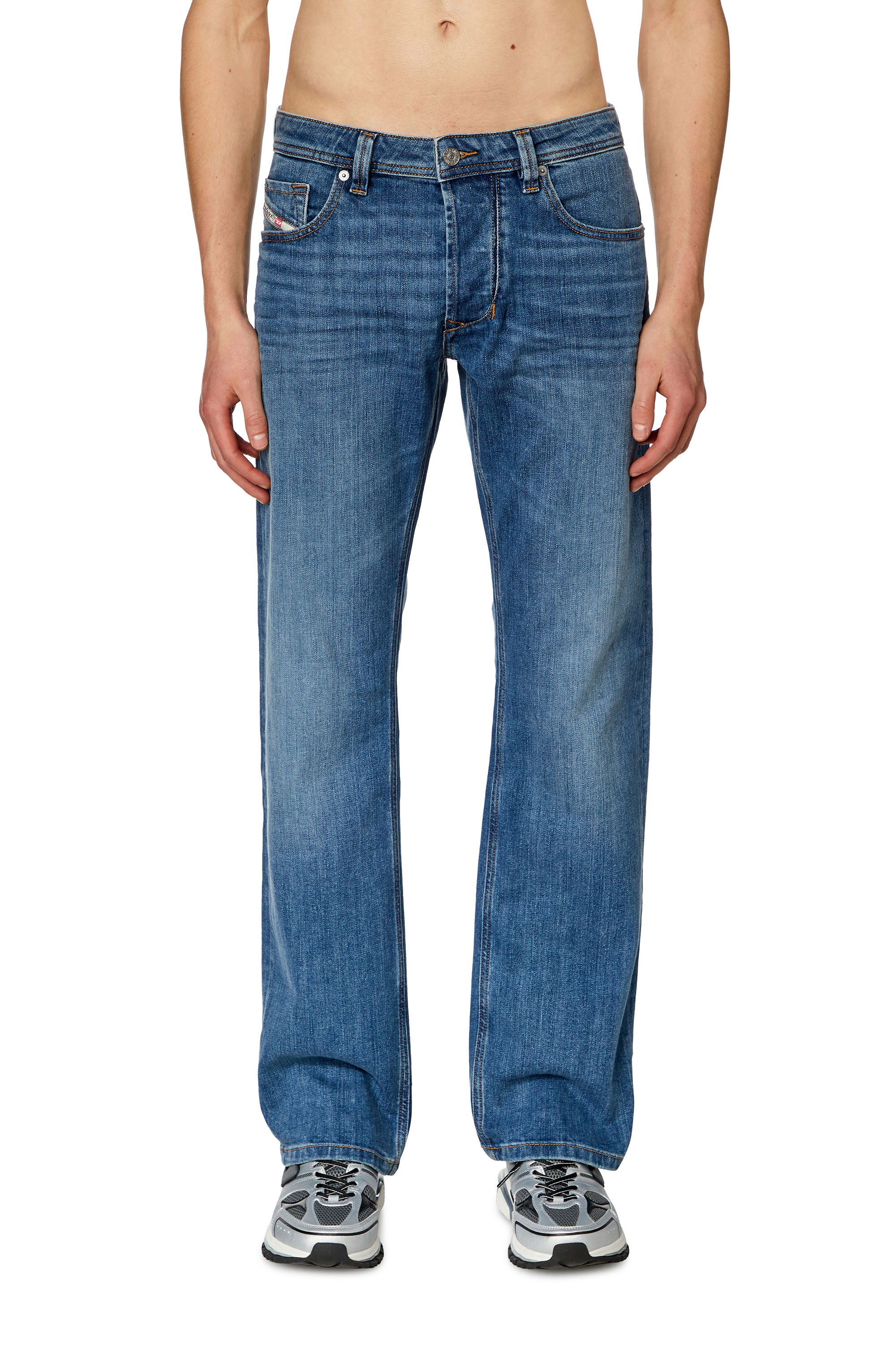 Diesel - Regular Jeans 1985 Larkee 0KIAL Homme, Bleu Clair - Image 1